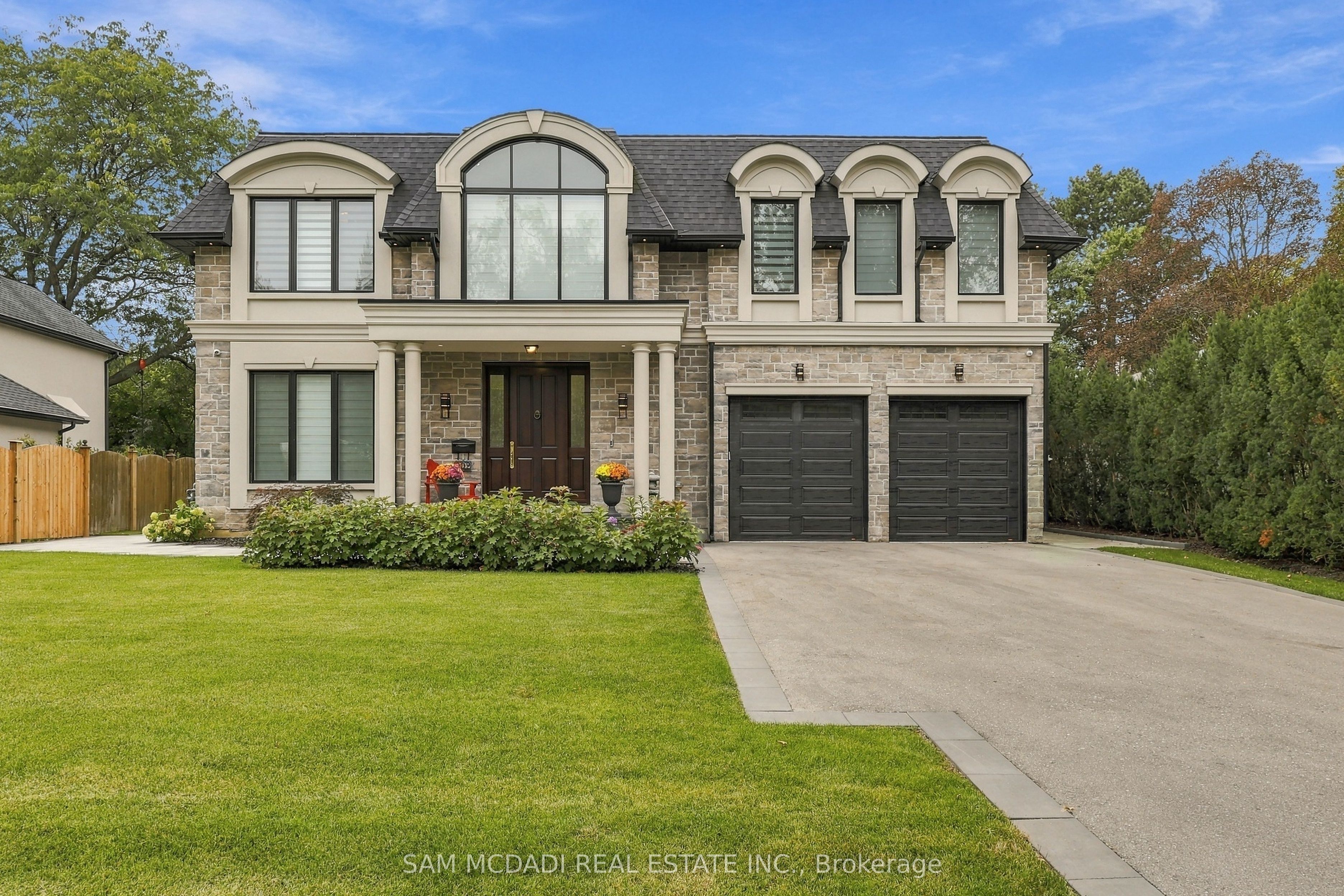 902 Parkland Avenue