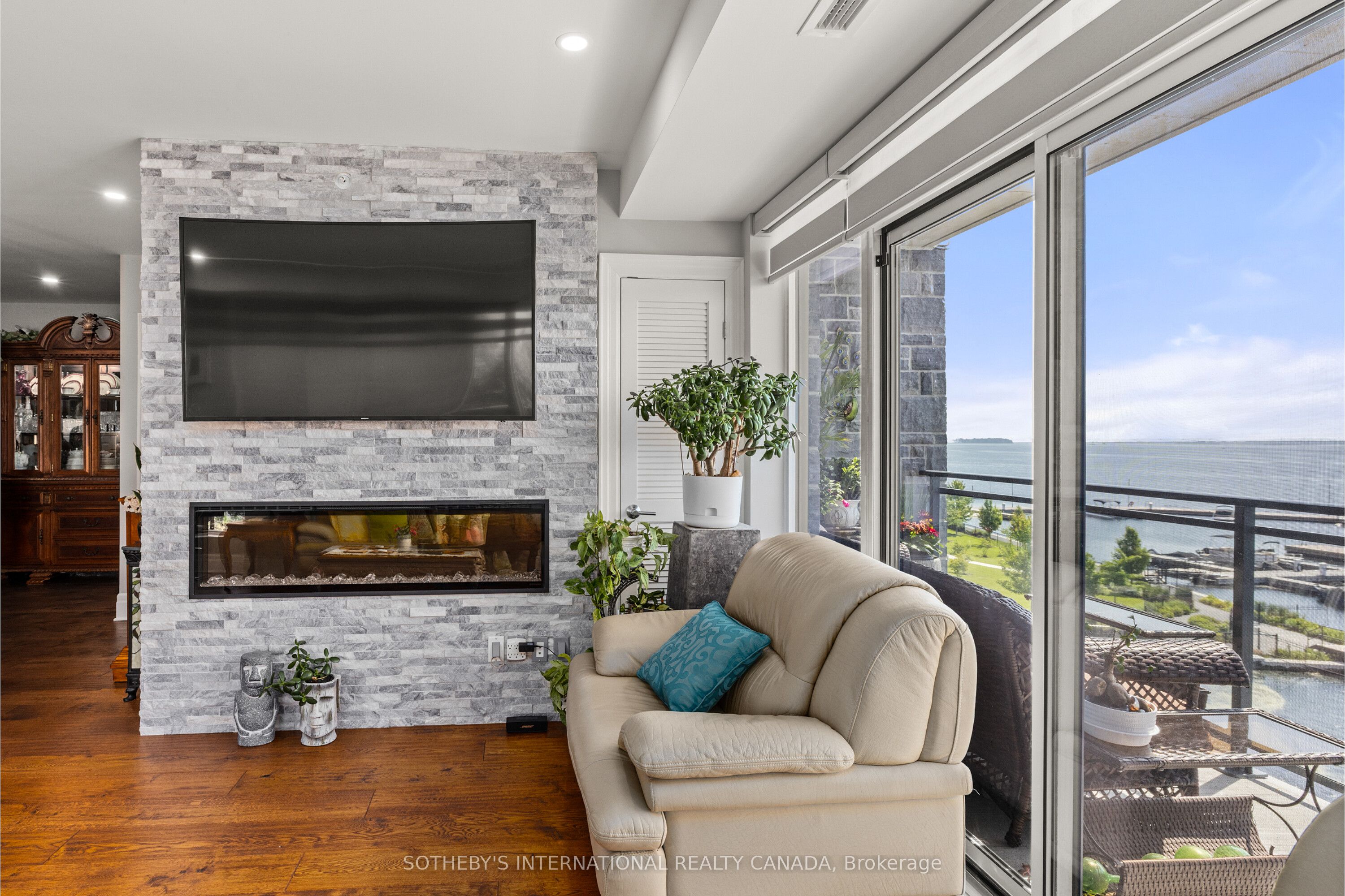 129B South Street 221