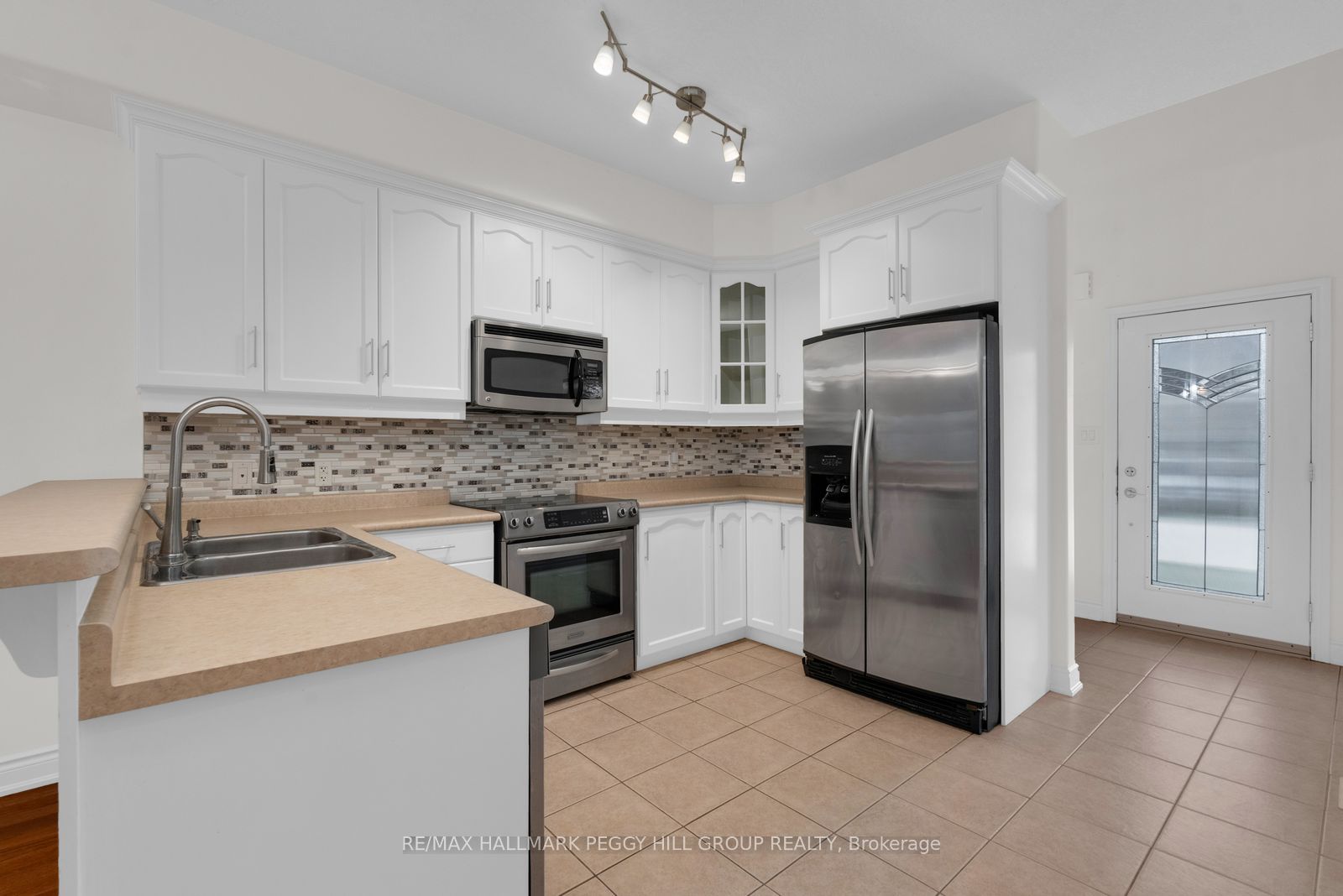 125 Huronia Road 11