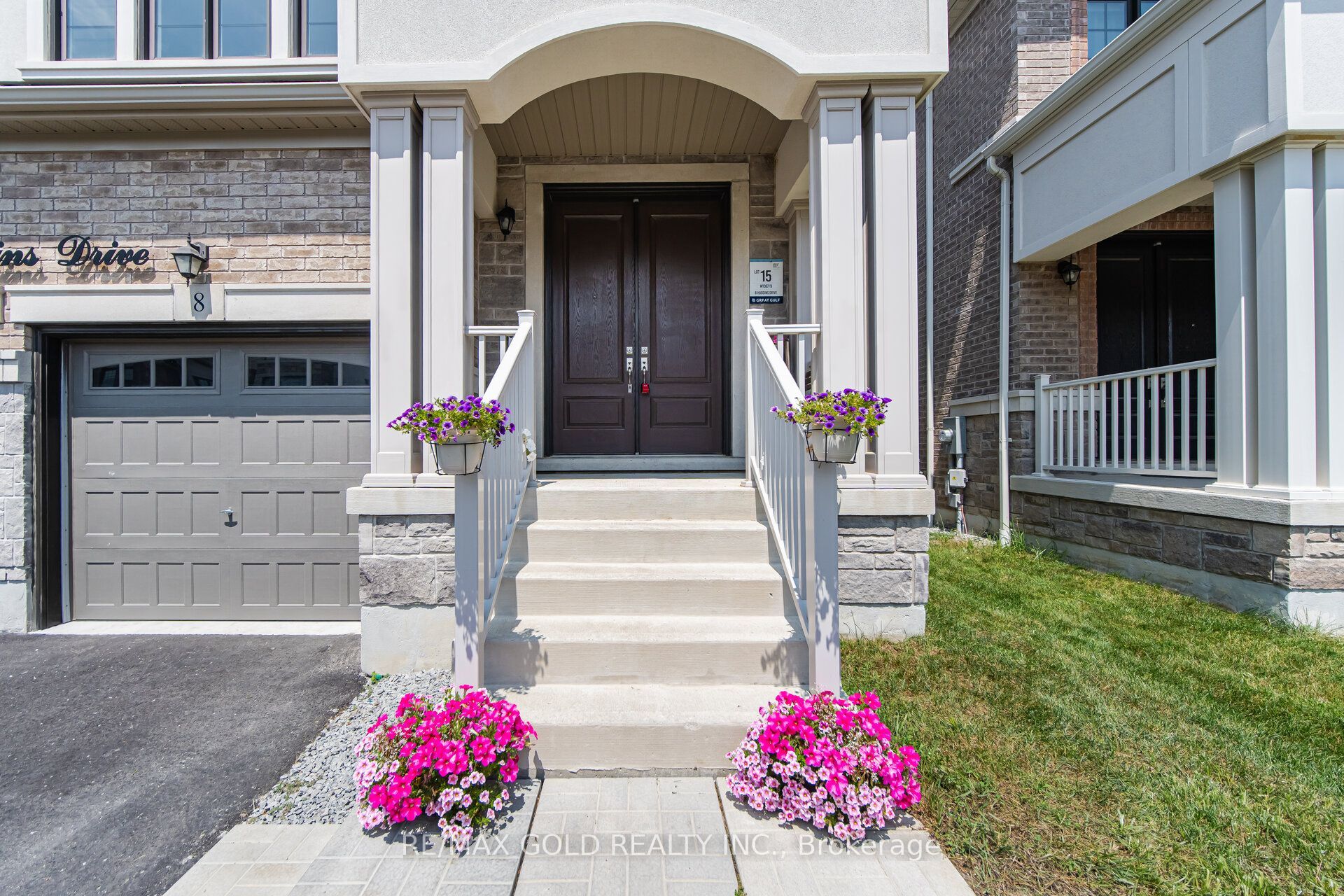 8 Huggins Drive