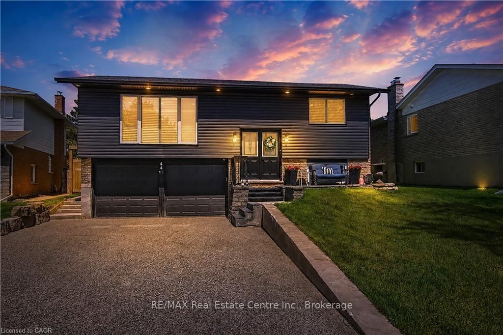 44 Oakhurst Crescent