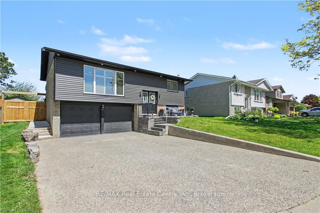 44 Oakhurst Crescent