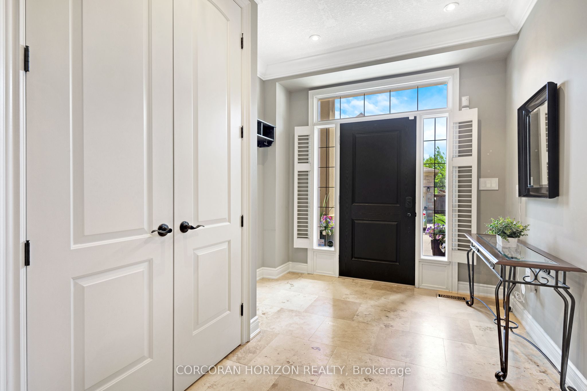 258 Edgewater Crescent 8