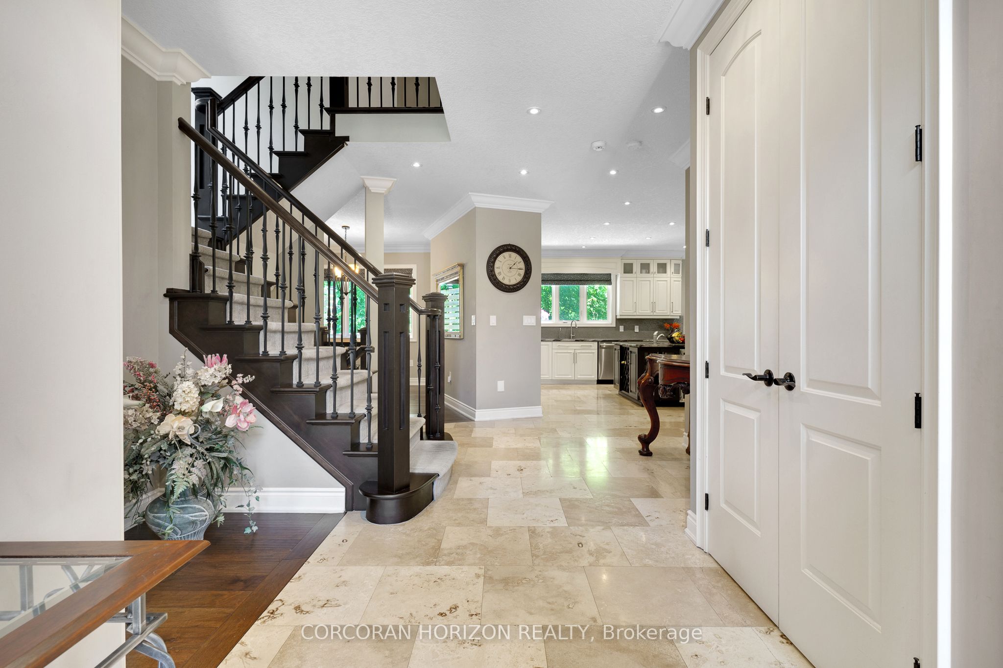 258 Edgewater Crescent 8