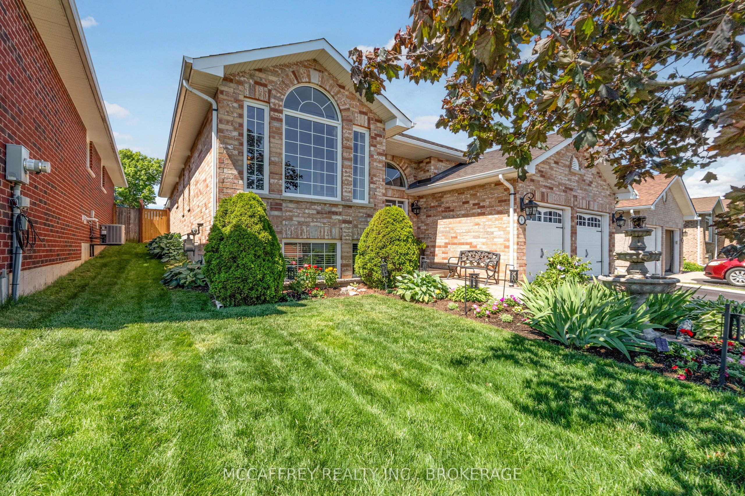 9 Hartwood Crescent