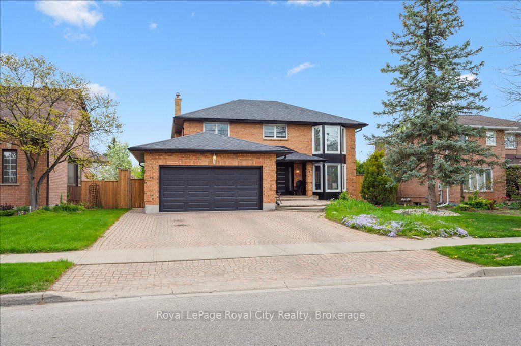 9 Kortright Road E