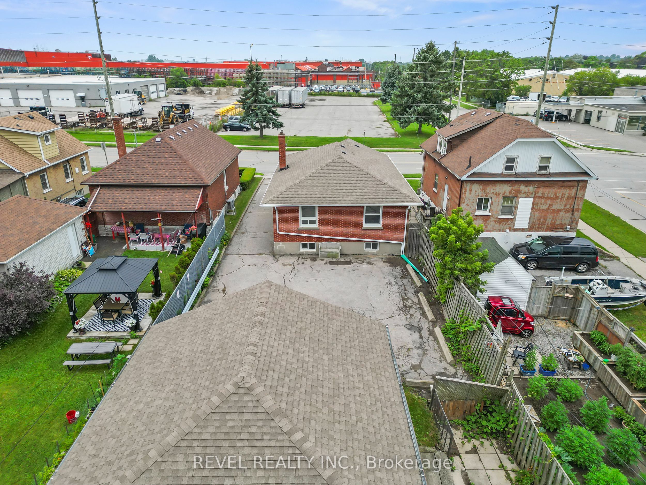 863 Ritson Road S