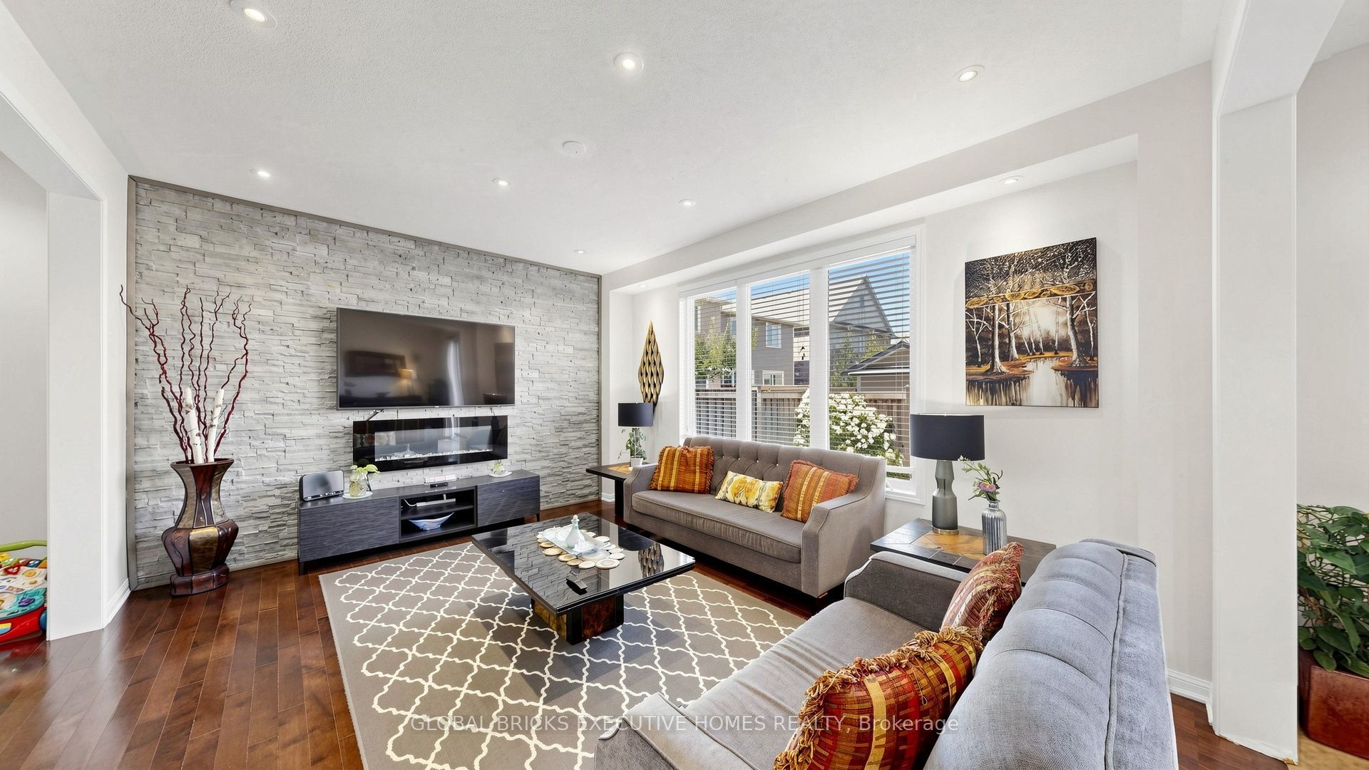 381 Gosford Crescent