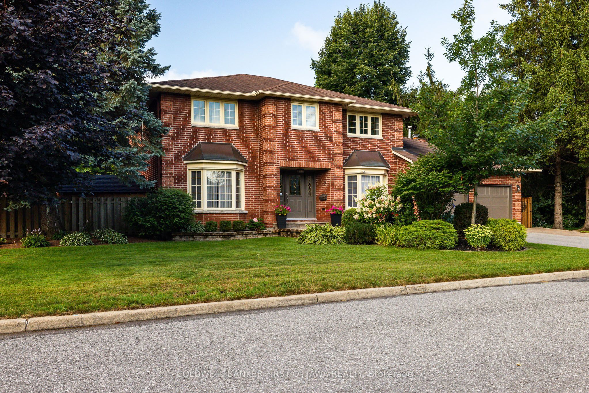 27 Hampel Crescent