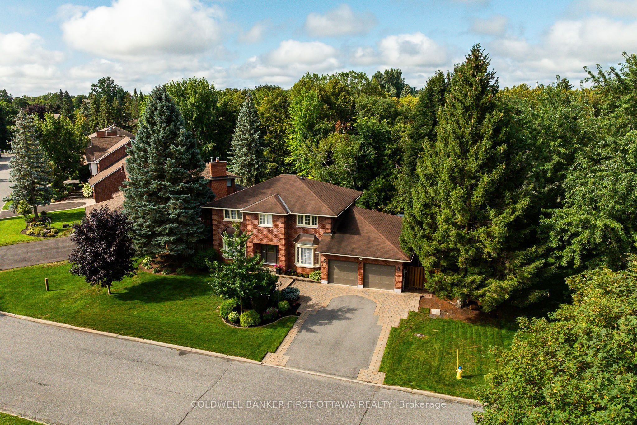 27 Hampel Crescent
