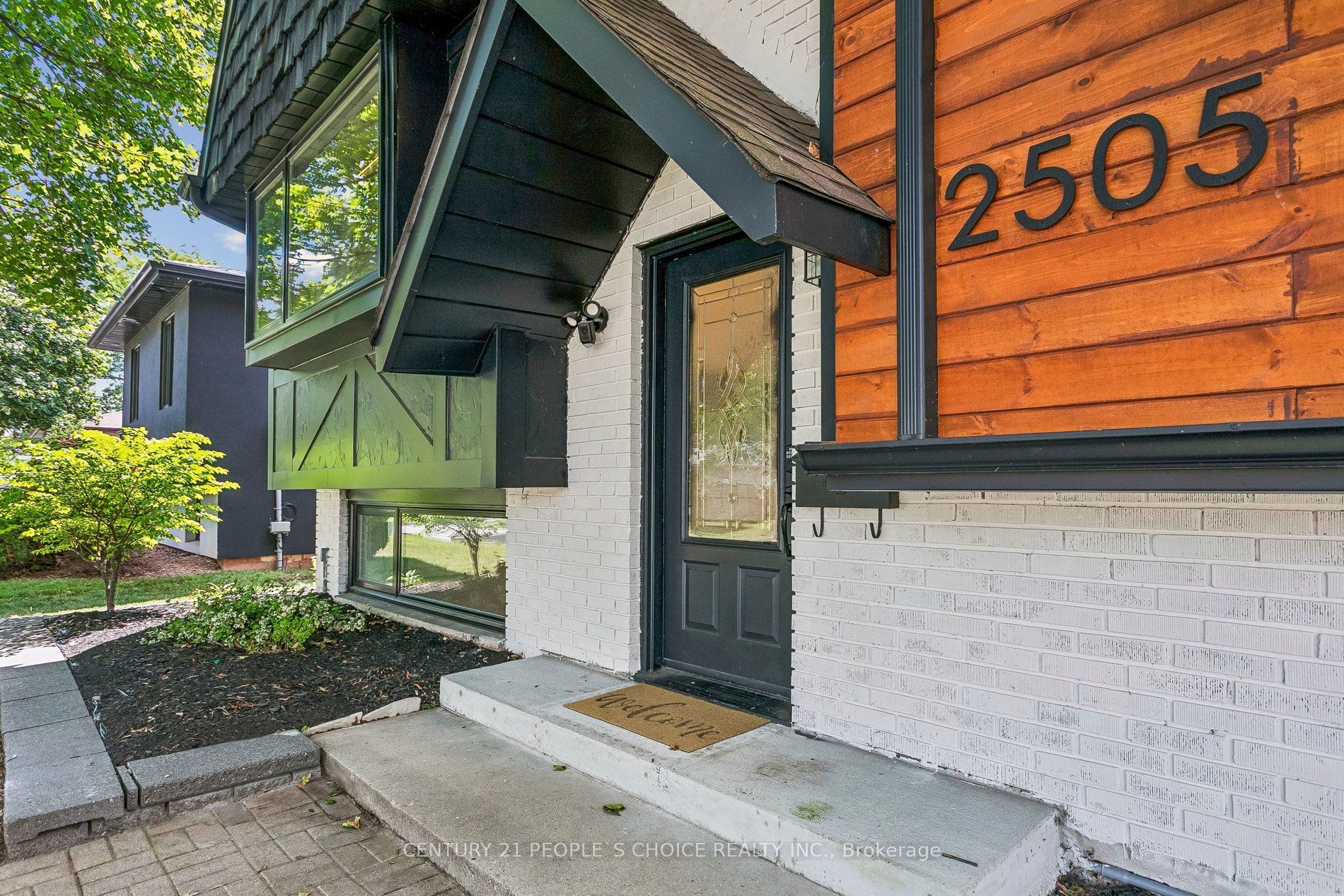 2505 Yarmouth Crescent