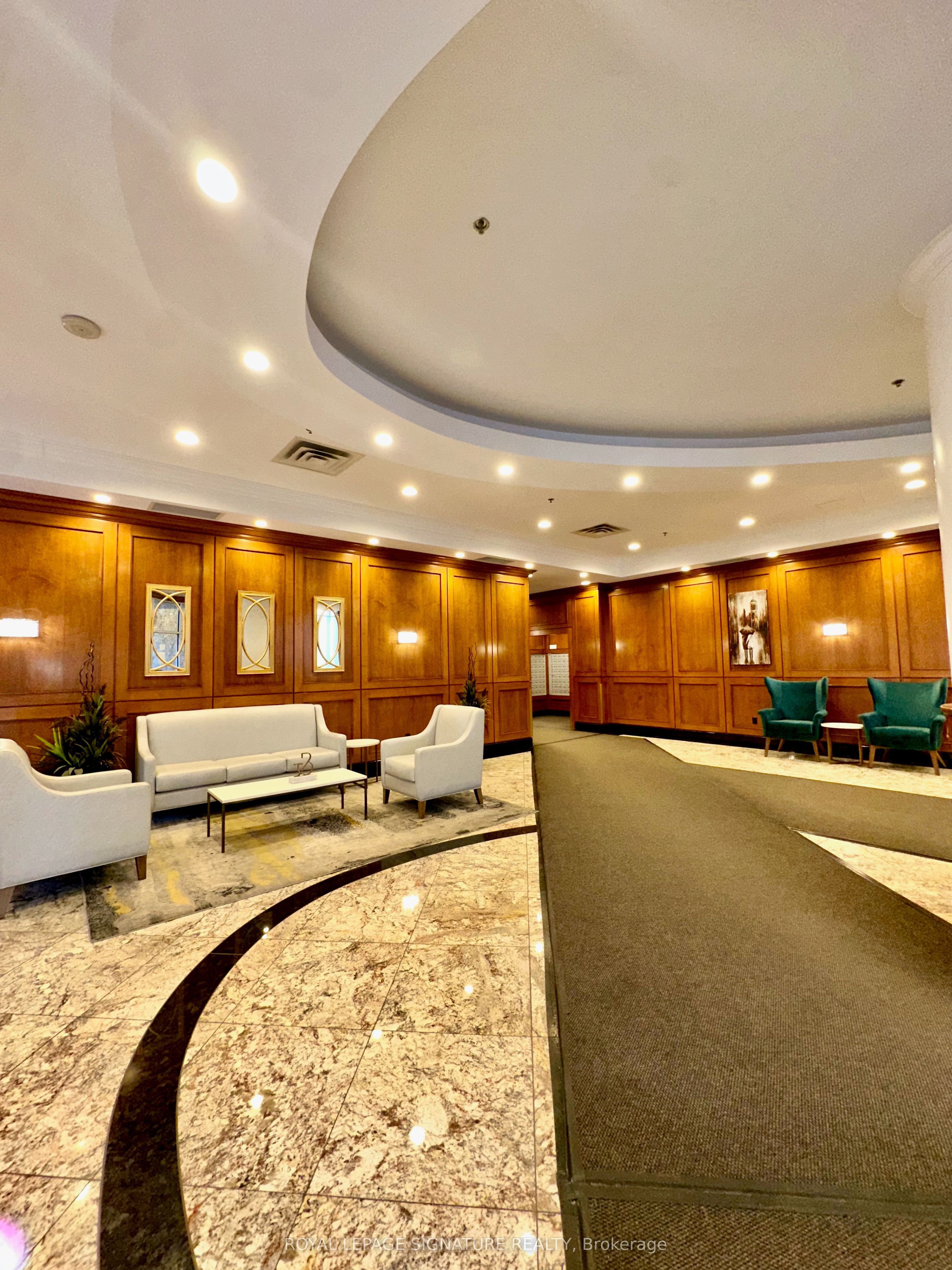 242 Rideau Street 1208