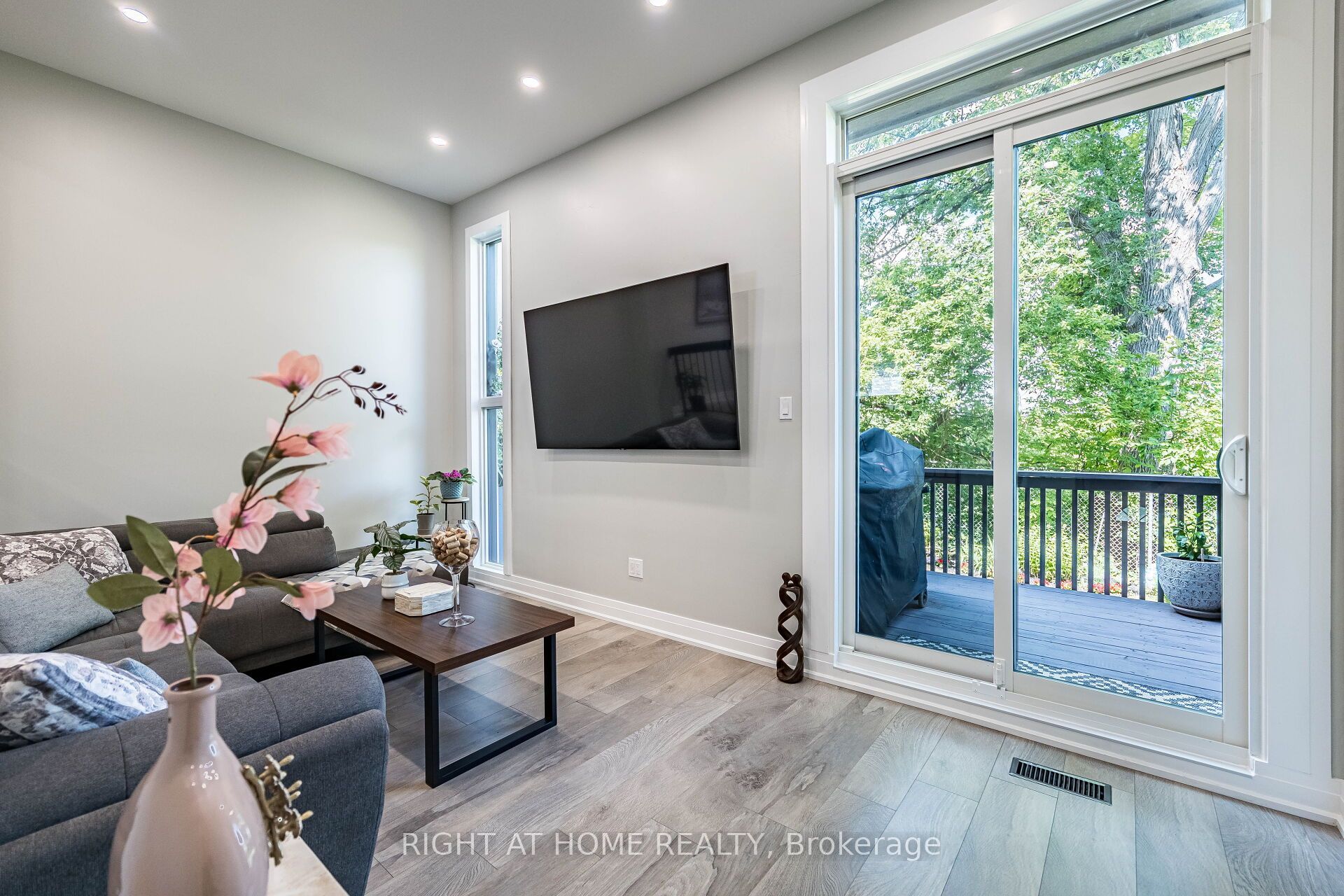 24 Reid Drive 8
