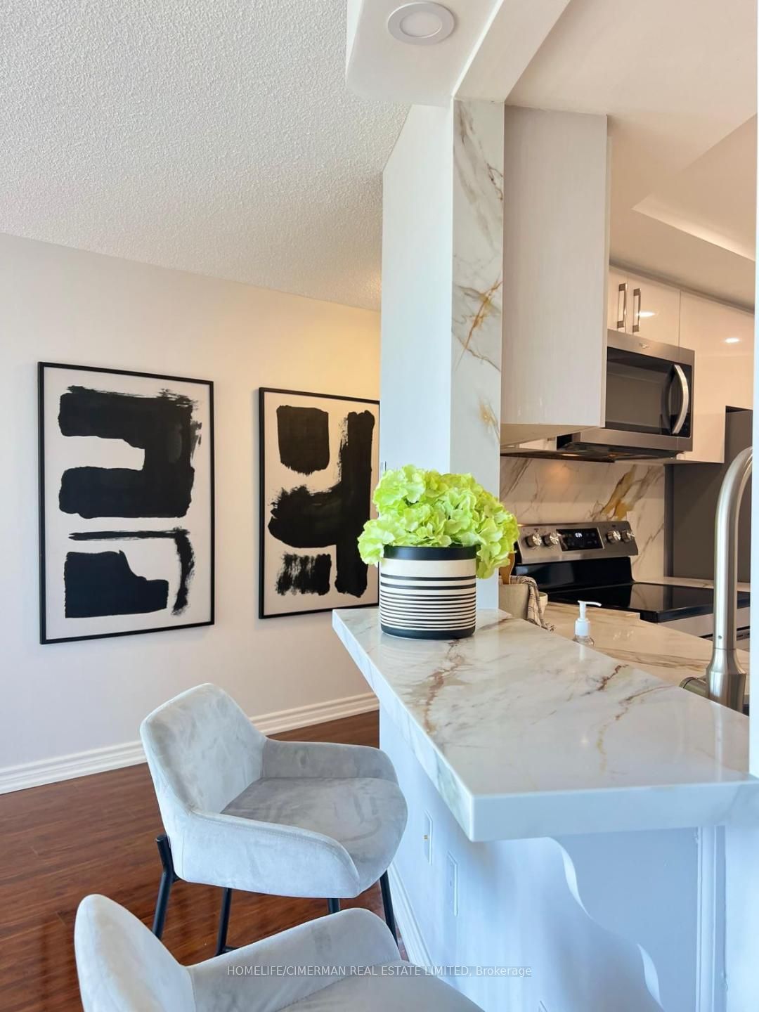 2010 Islington Avenue 601