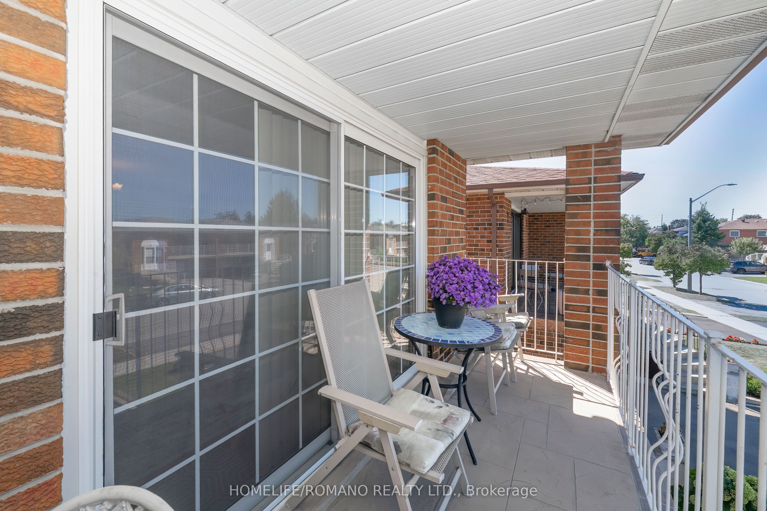 915 Lovingston Crescent