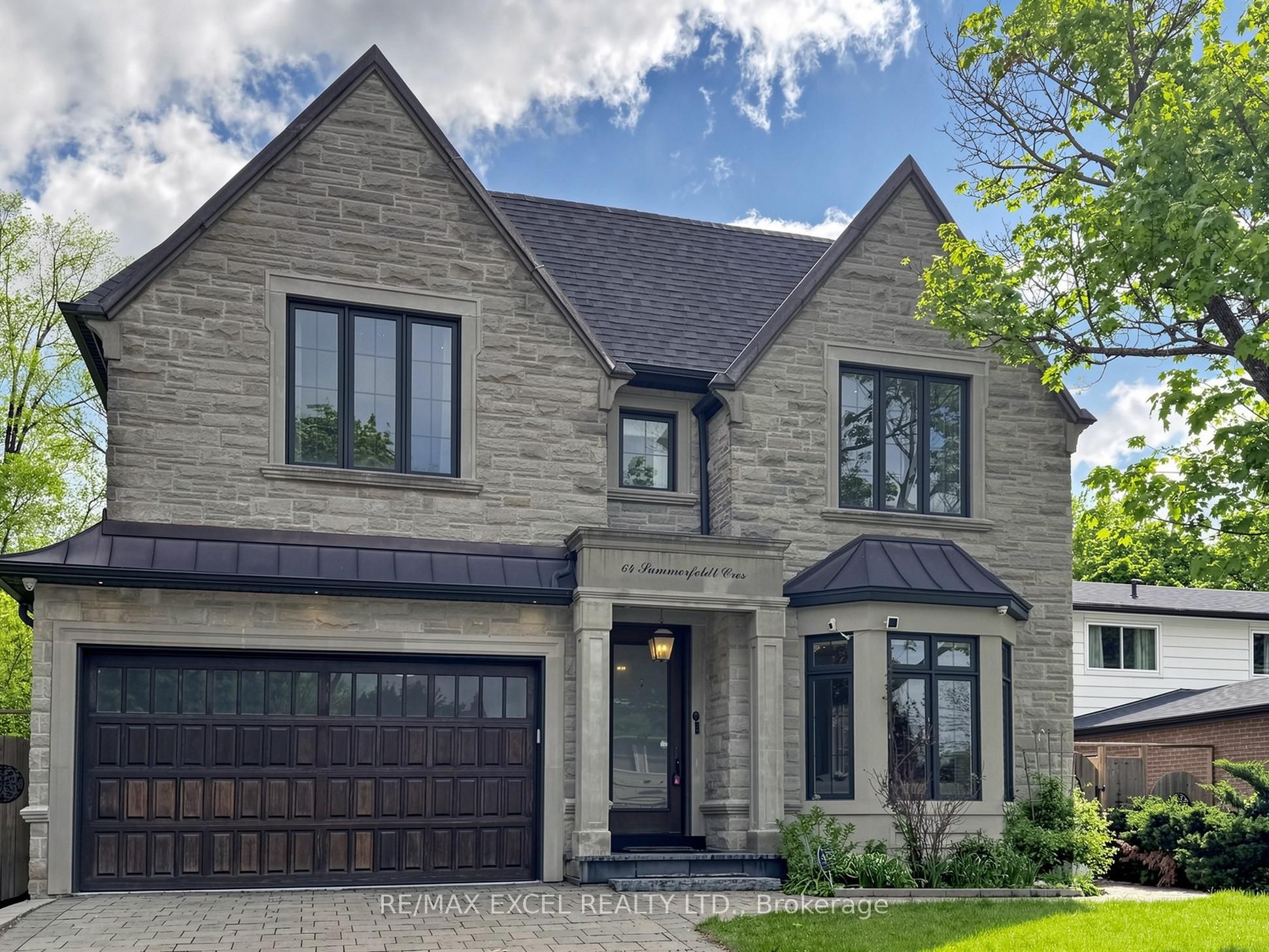 64 SUMMERFELDT Crescent