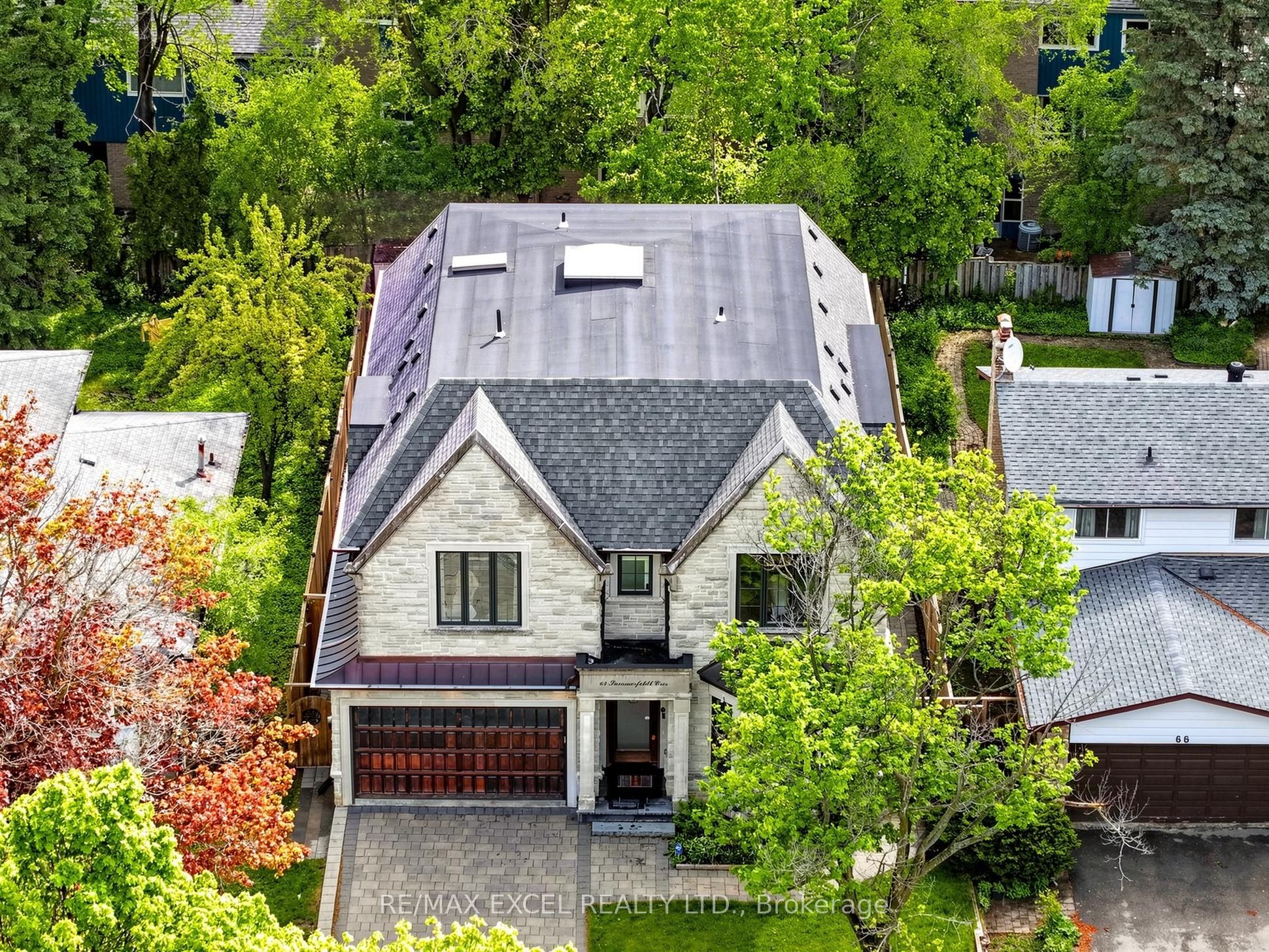 64 SUMMERFELDT Crescent