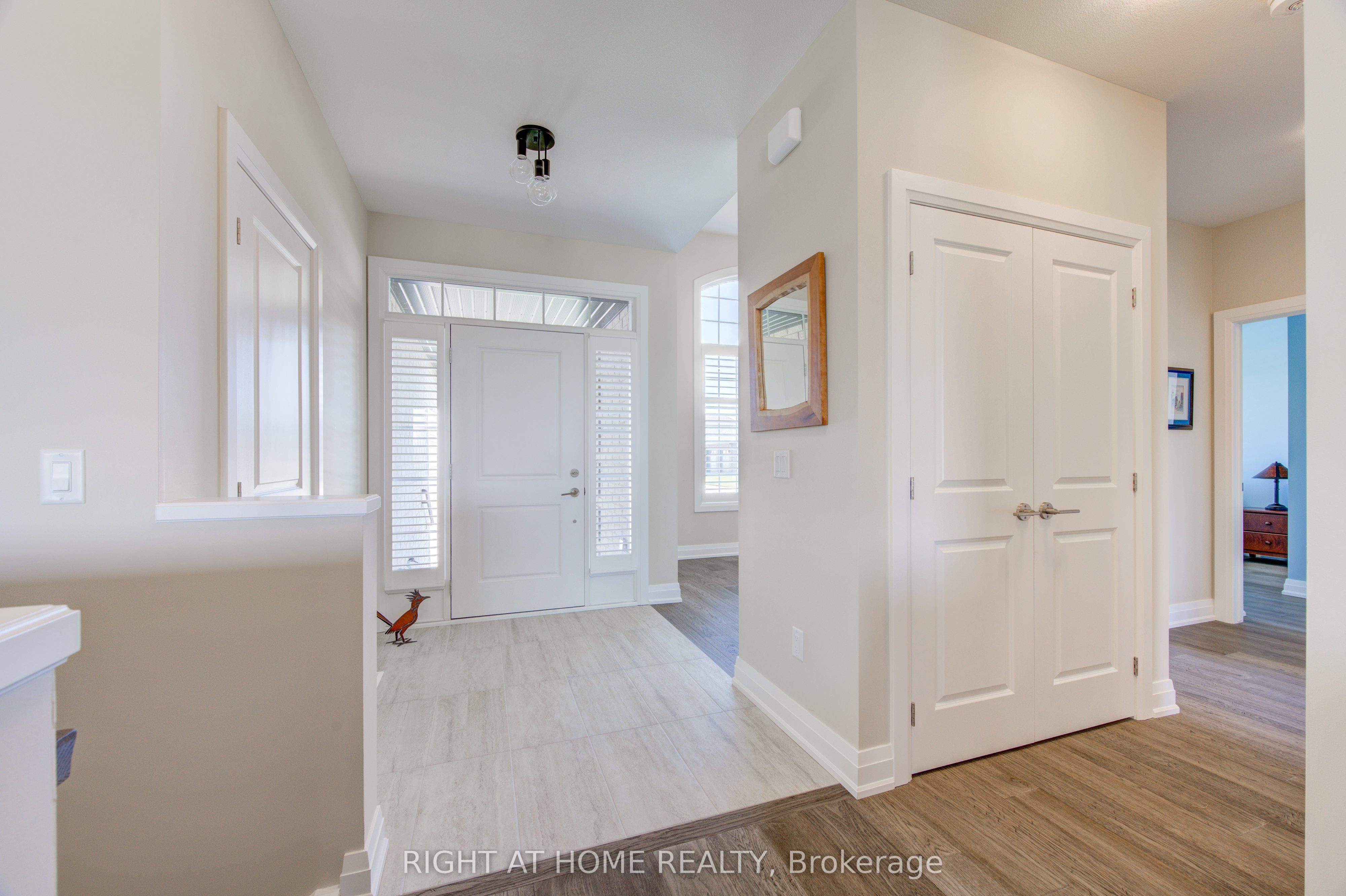 2043 LOCKWOOD Crescent