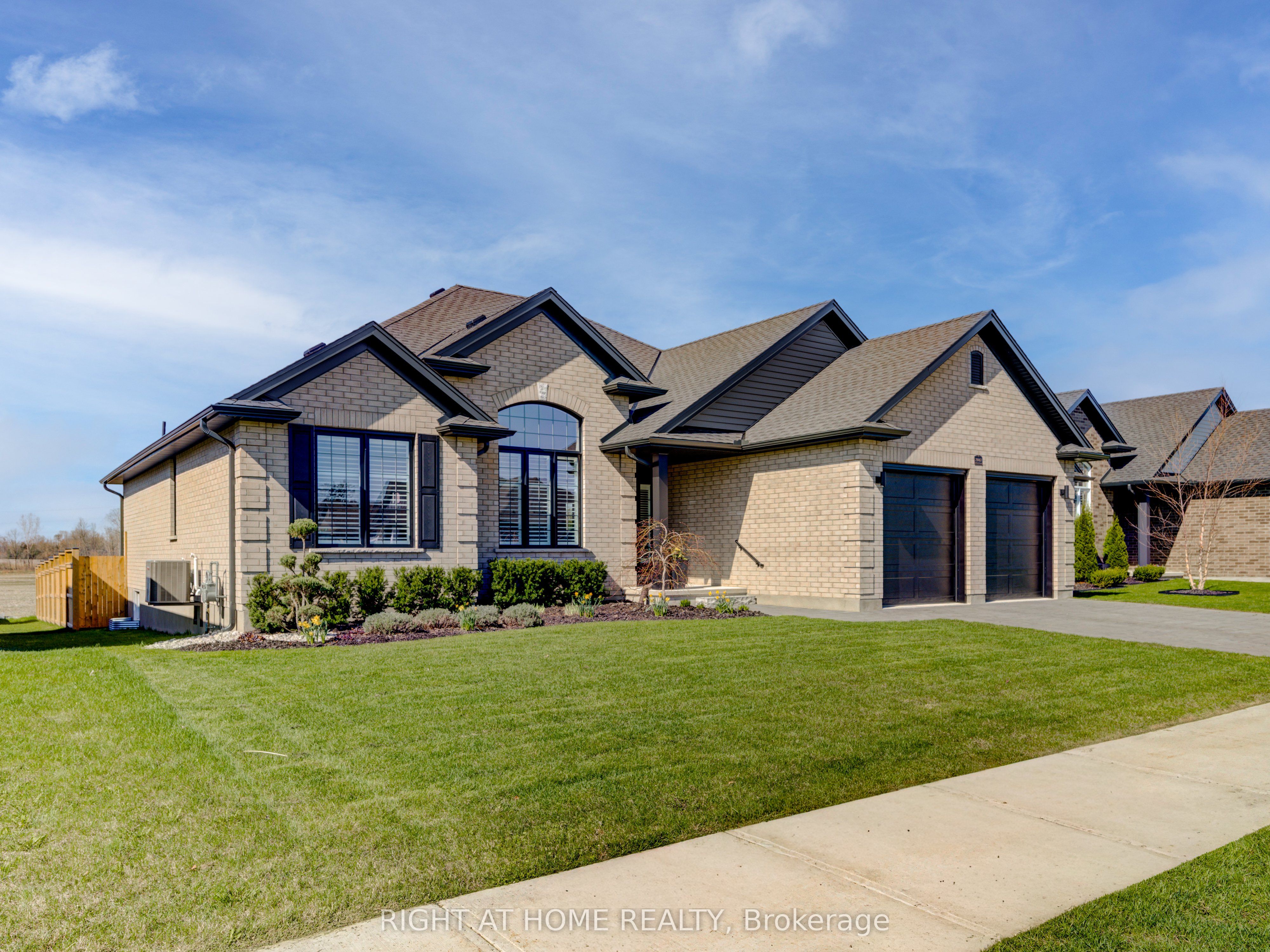 2043 LOCKWOOD Crescent