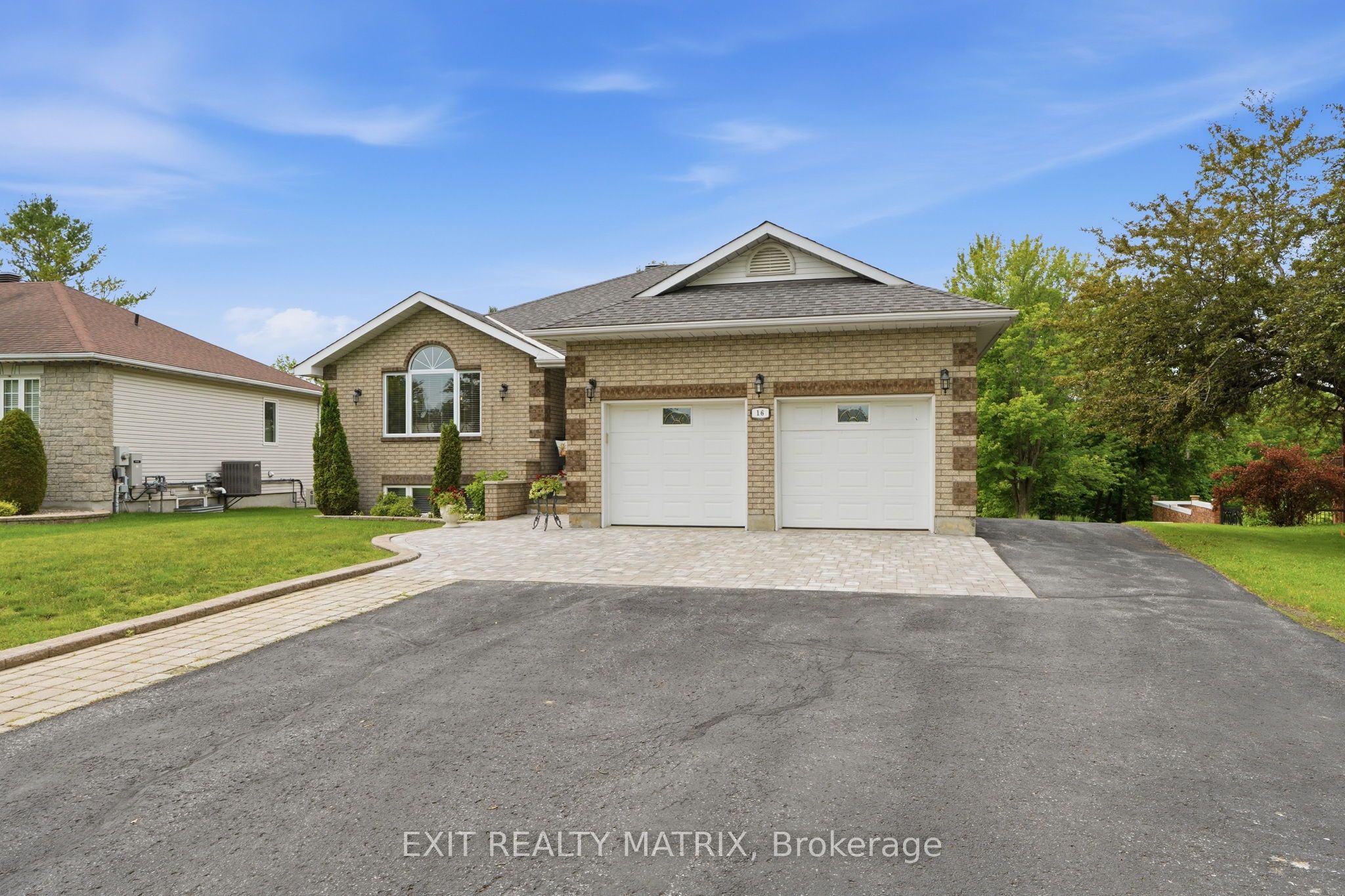 16 Richelieu Street
