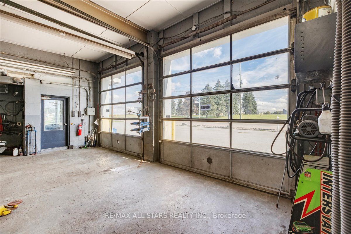 14806 Woodbine Avenue