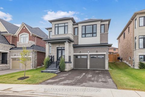 75 Bethpage Crescent Newmarket ON L3X 1B8