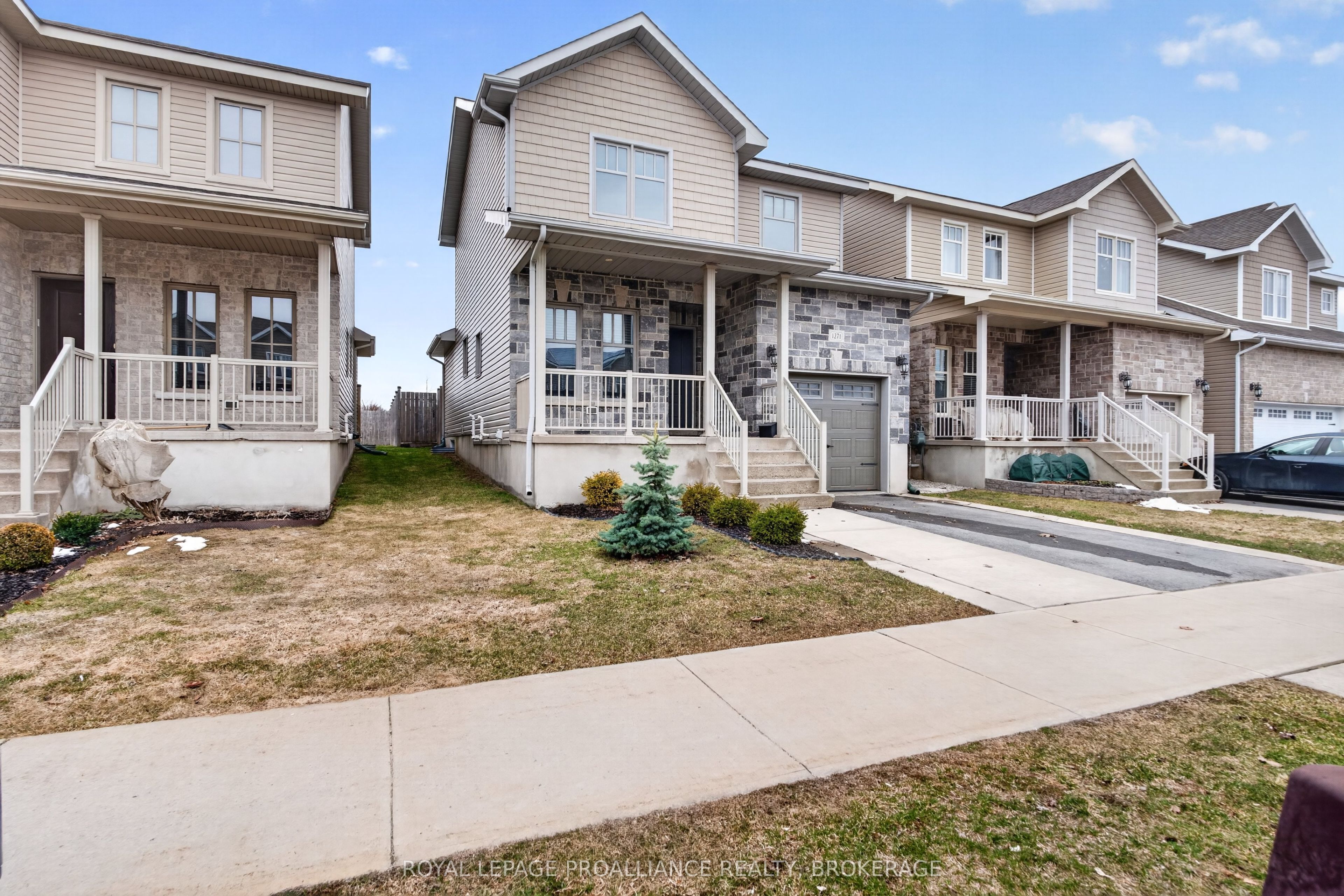 1271 Atkinson Street E