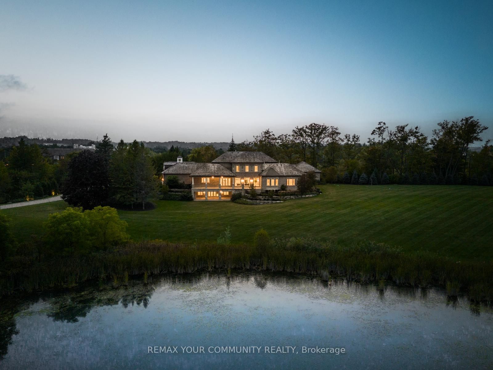 130 St. John's Side Road E