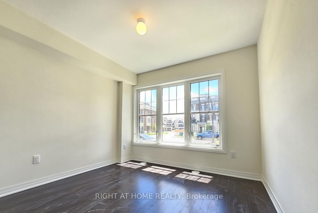 8 Clarington Boulevard