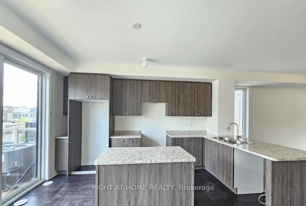 8 Clarington Boulevard