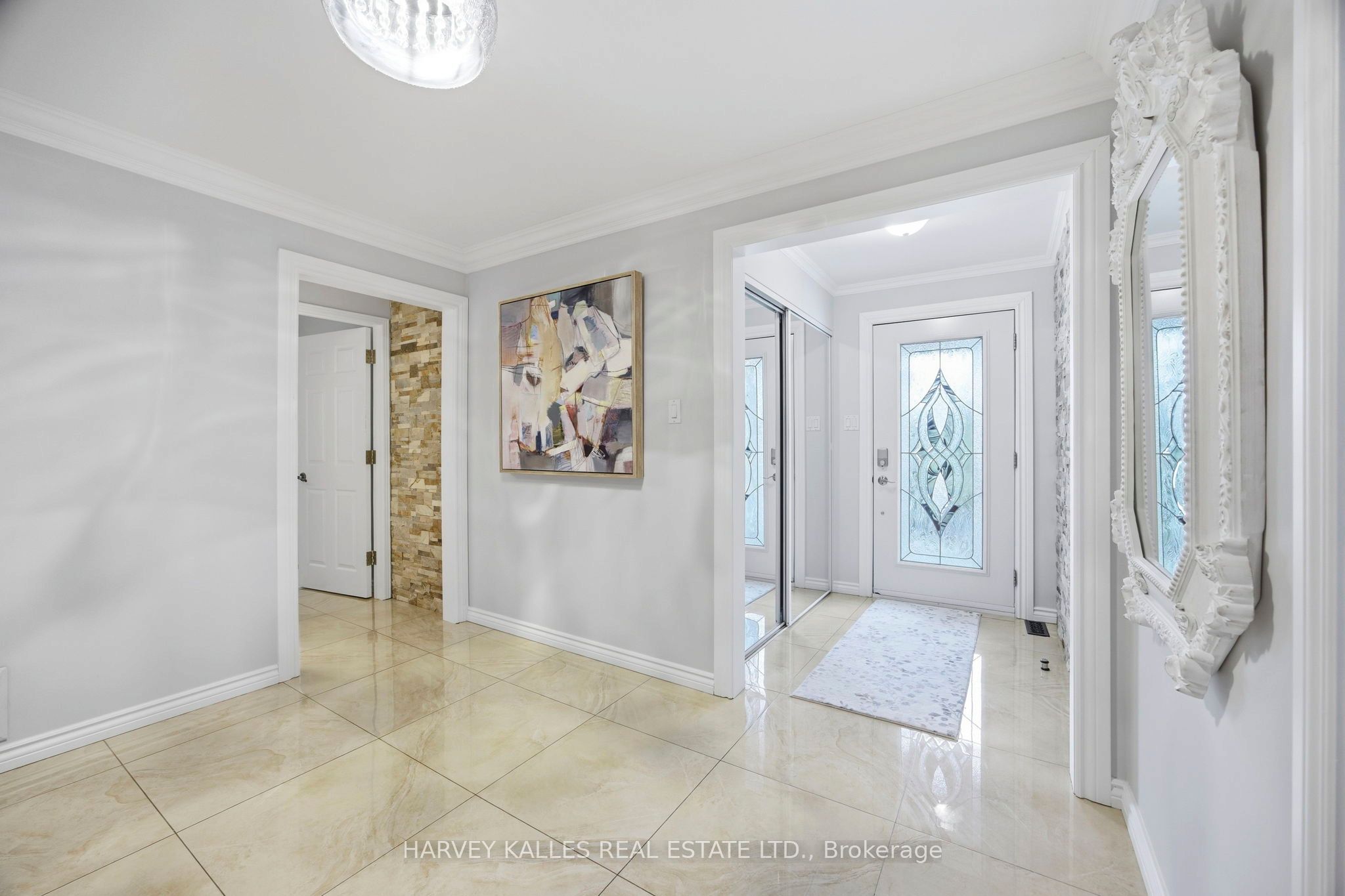 682 Willowbank Trail