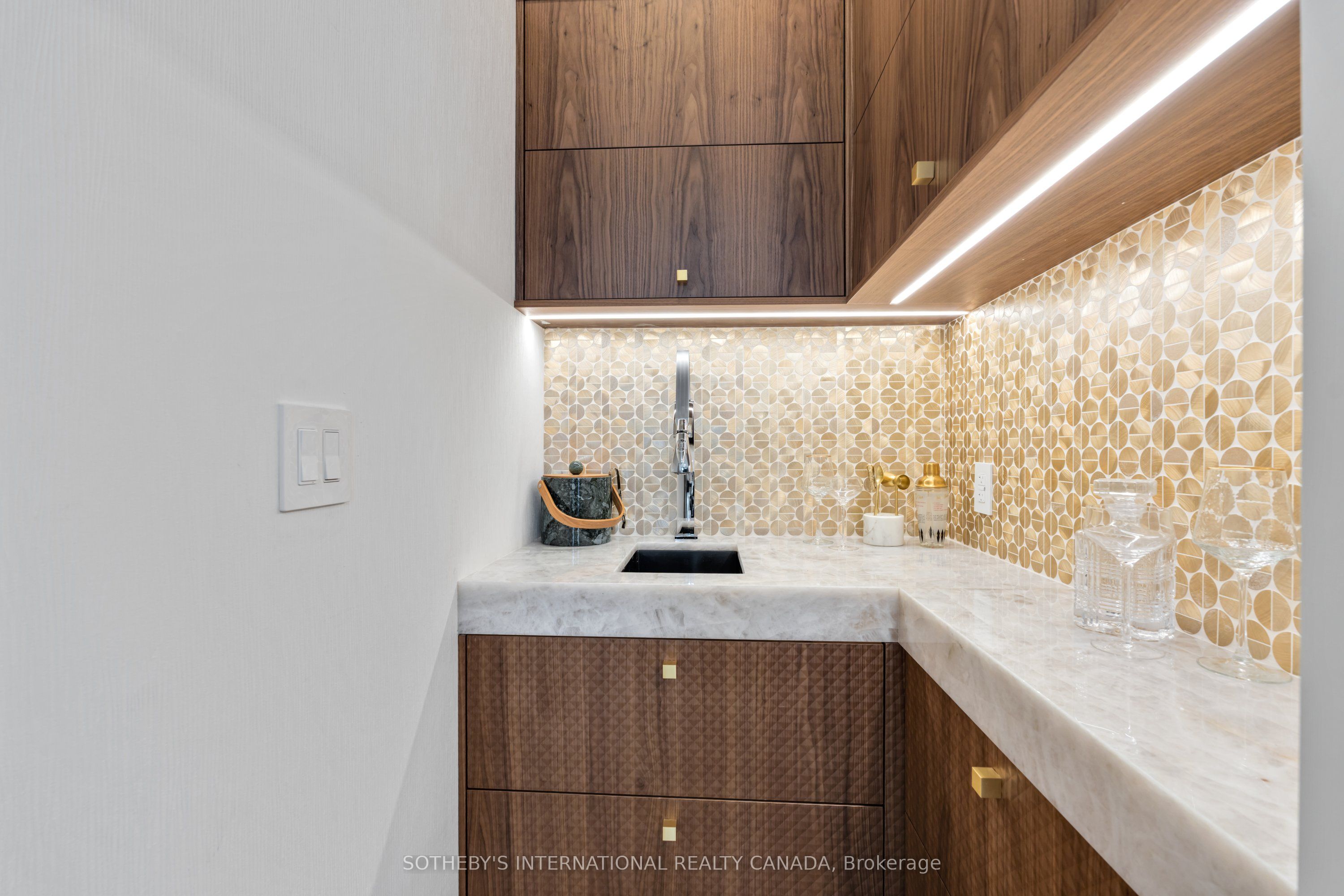 566 Delaware Avenue N