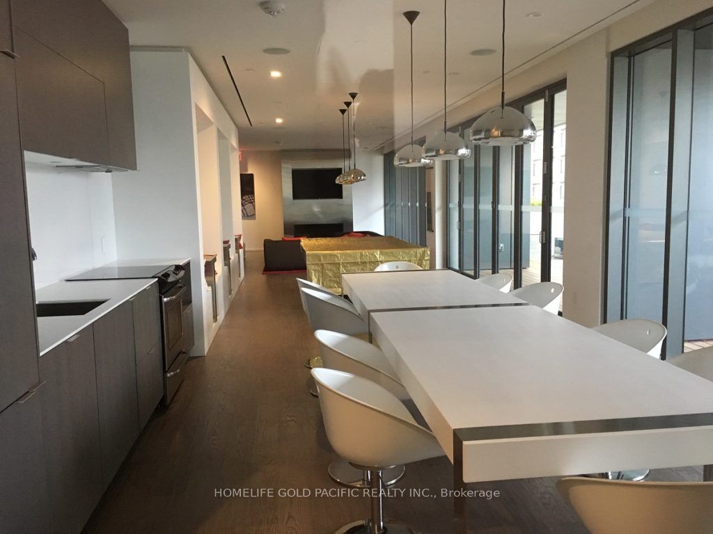 159 Dundas Street 613