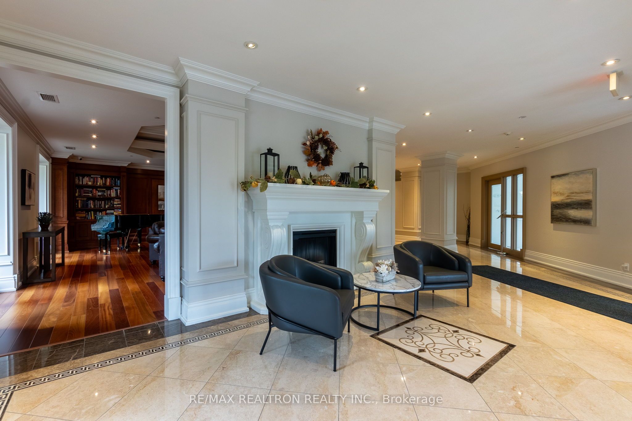 223 Erb Street W 1202