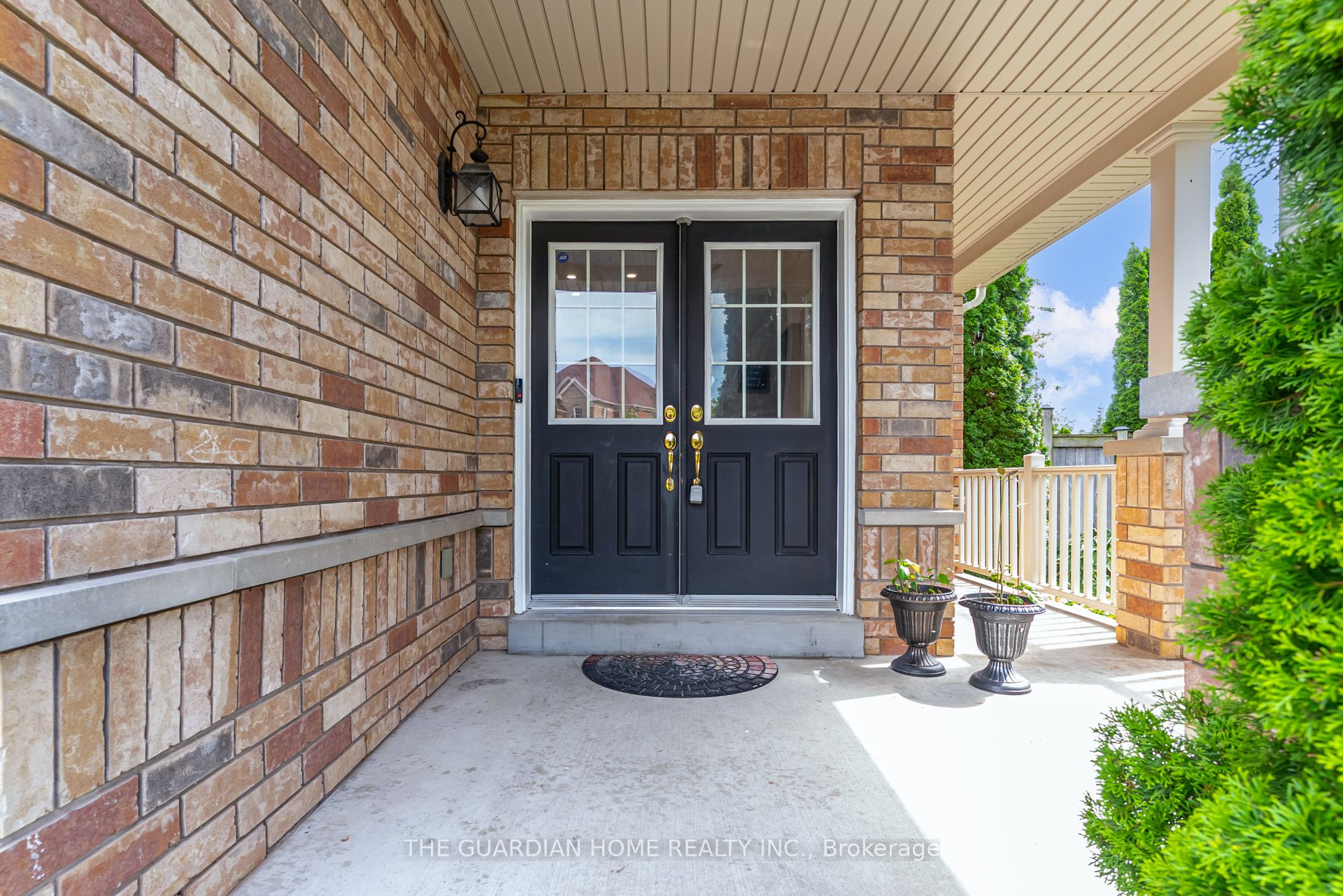1214 Harlstone Crescent