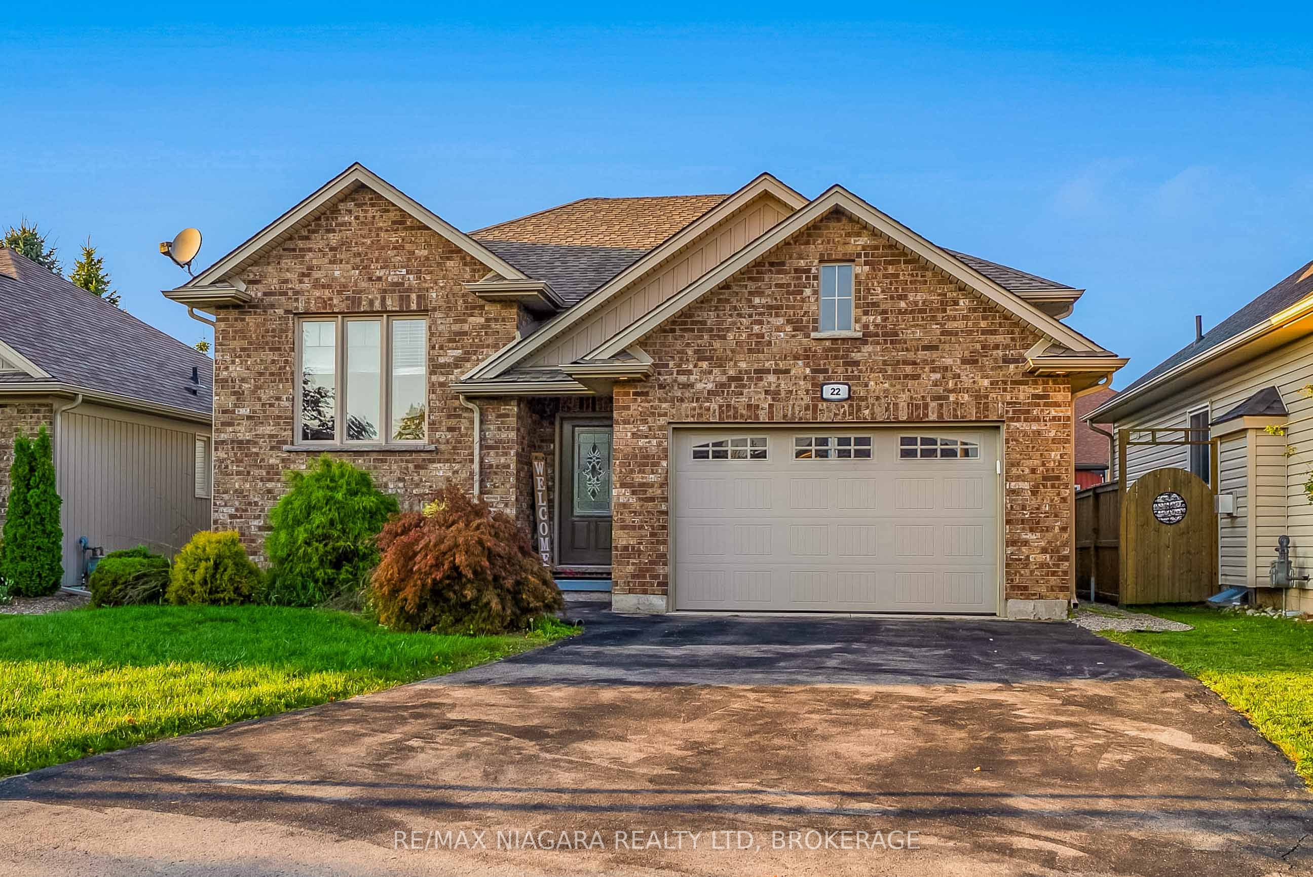 22 HENLEY Court