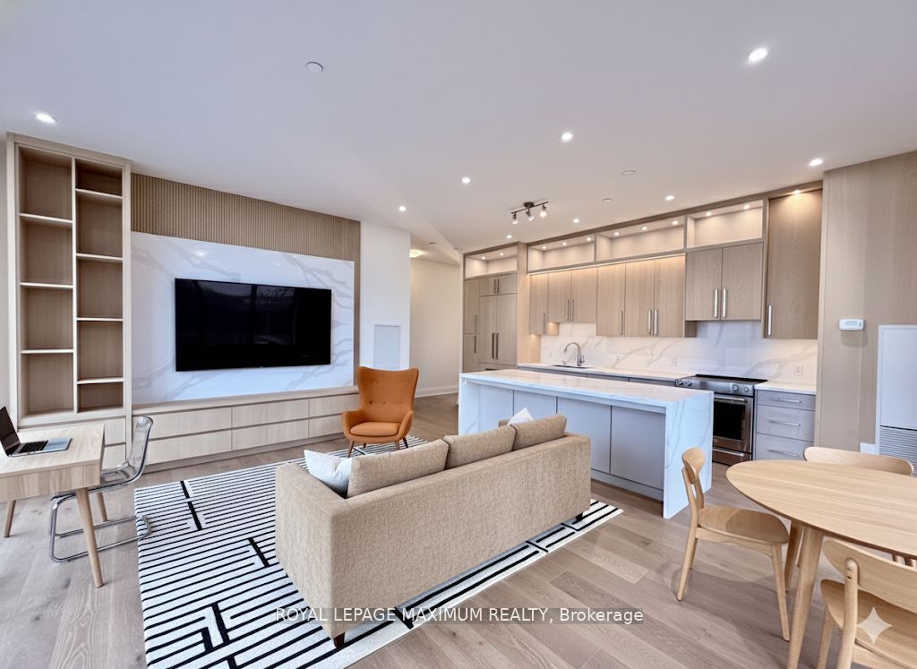 9000 Jane Street PH 212