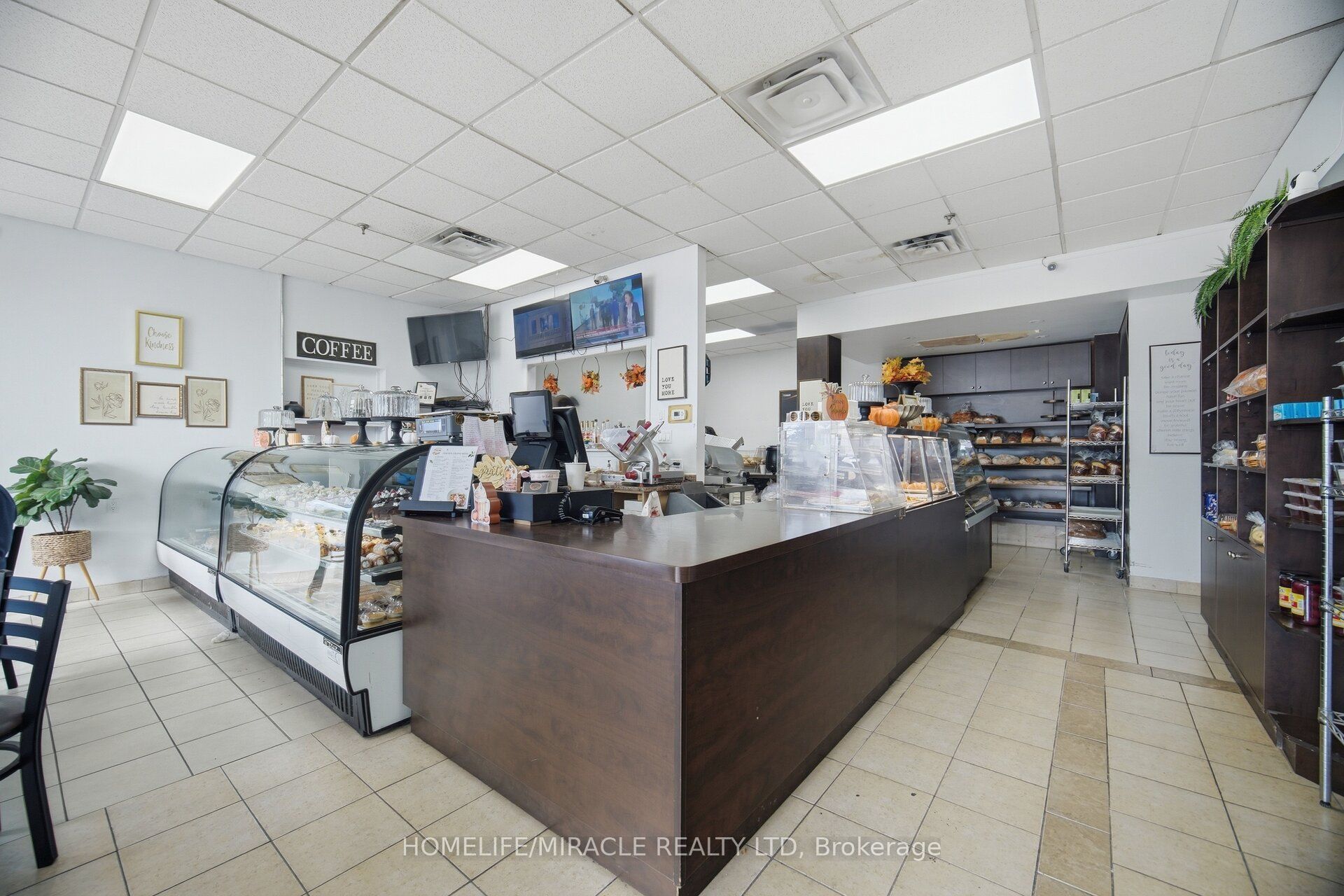 240 Clarence Street 1