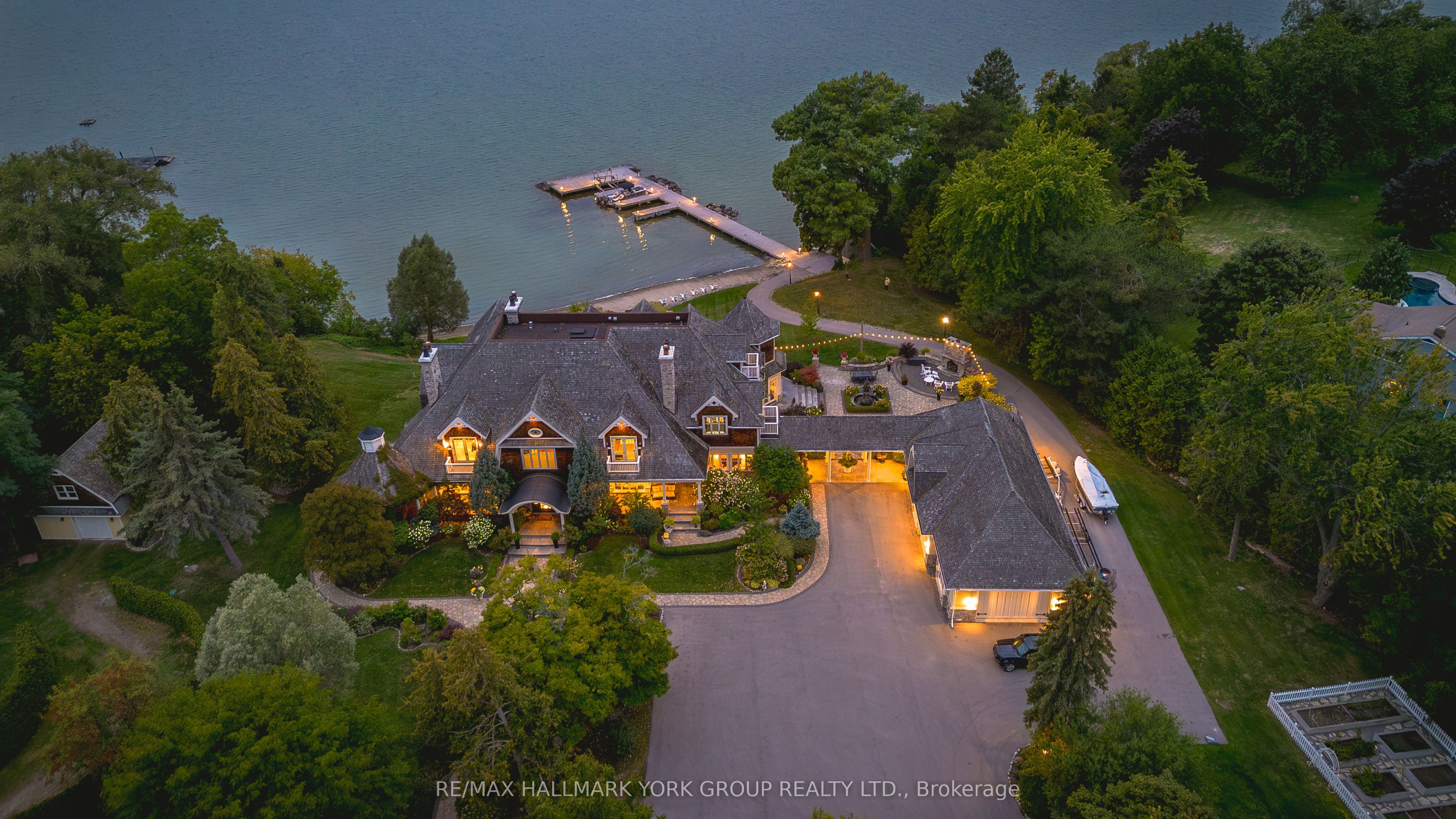736 Lake Drive N