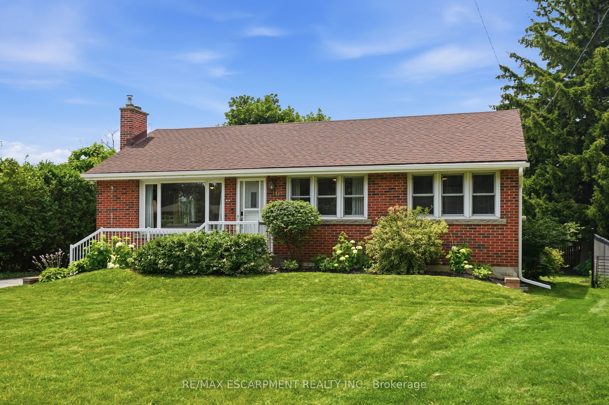 16 Kings Forest Drive