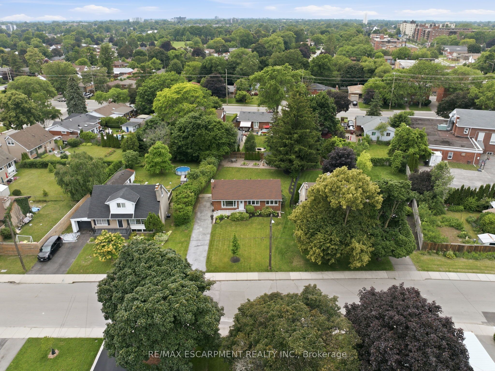 16 Kings Forest Drive