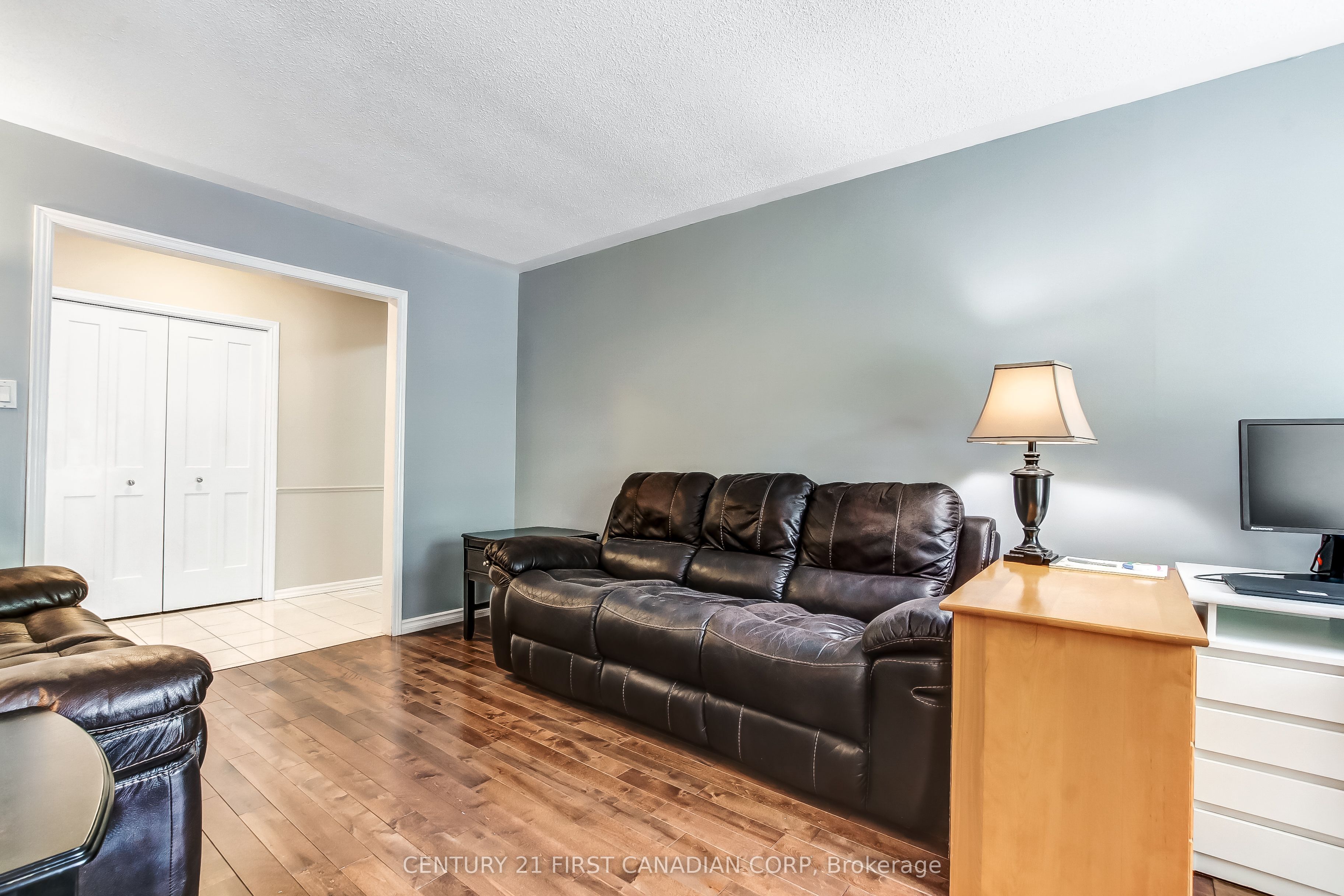74 Winding Way Crescent
