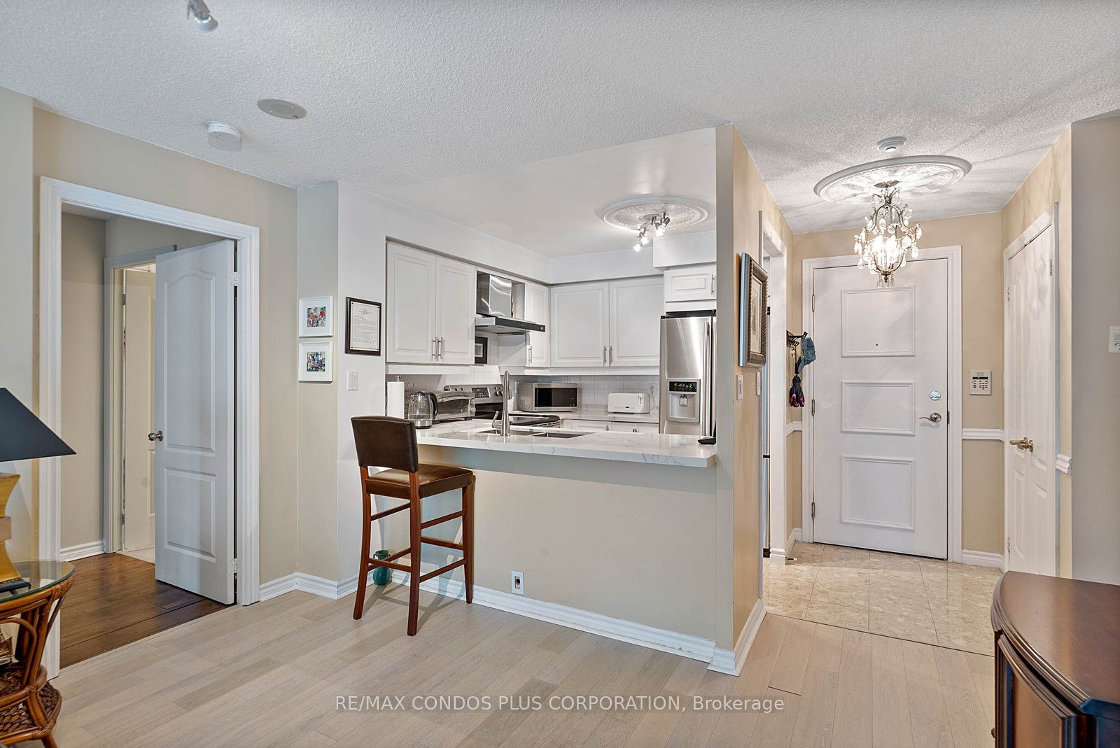 2111 Lake Shore Boulevard W 506