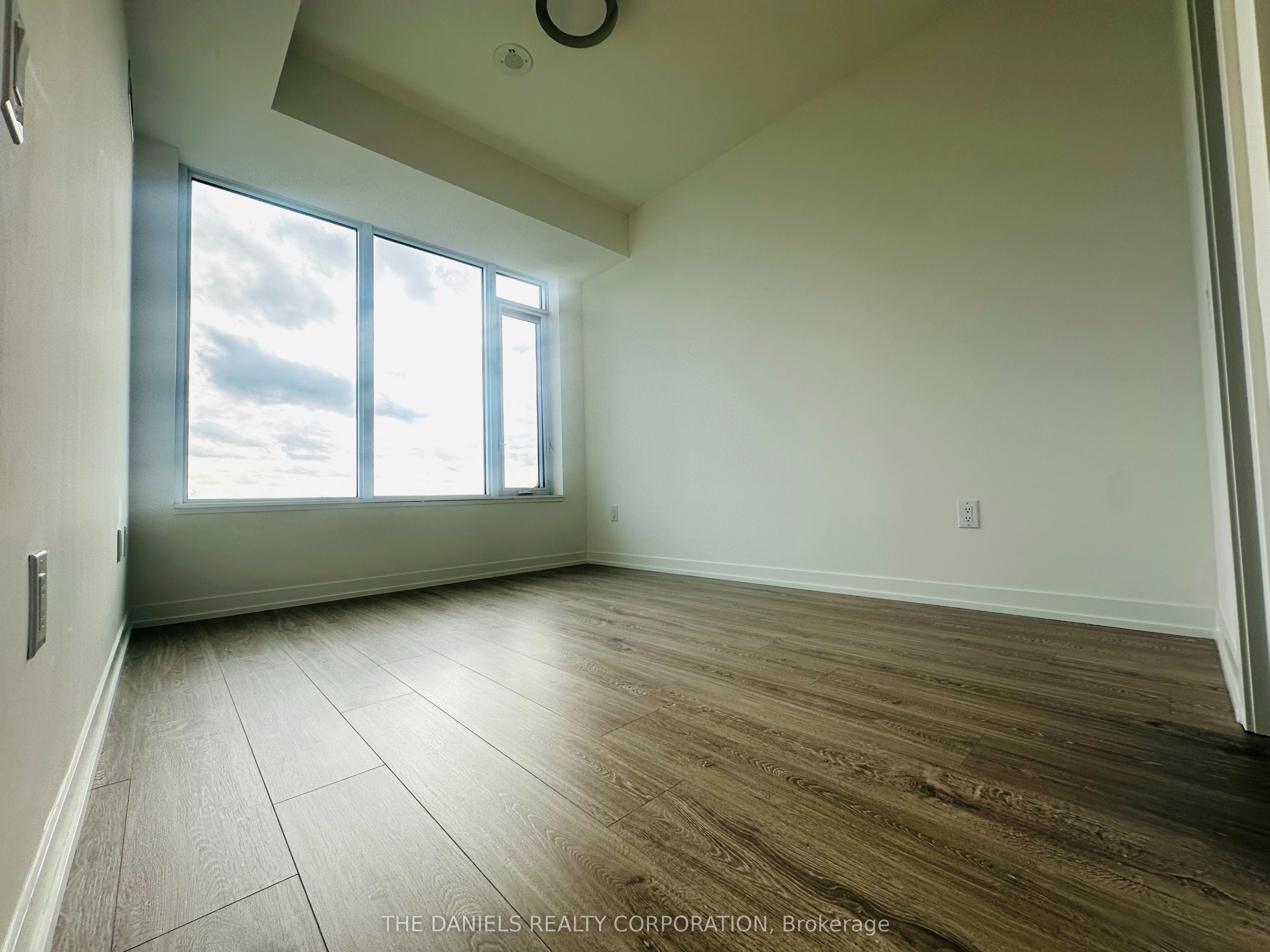 2485 Eglinton Avenue W 1222