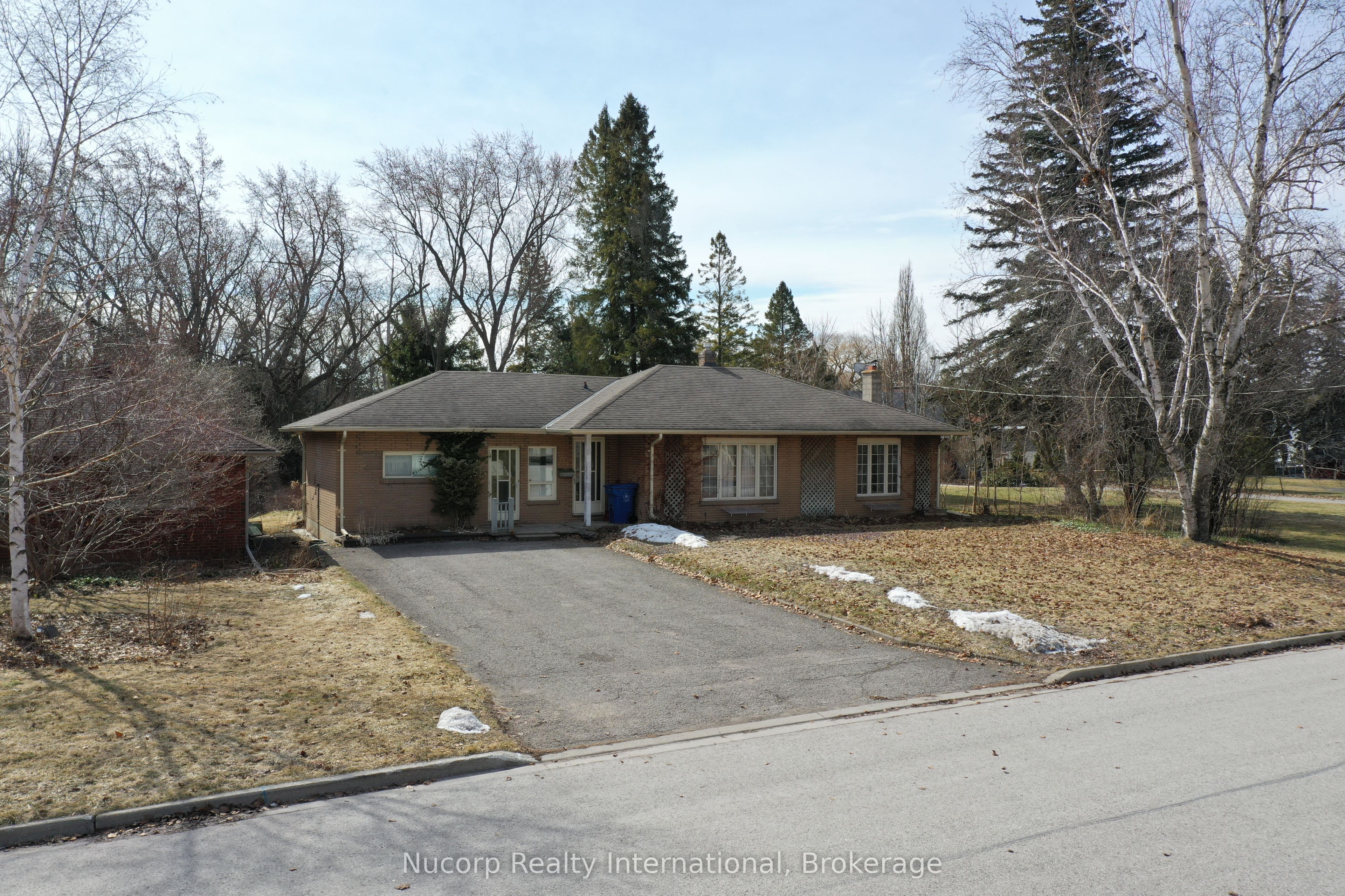 774 Sutherland Avenue