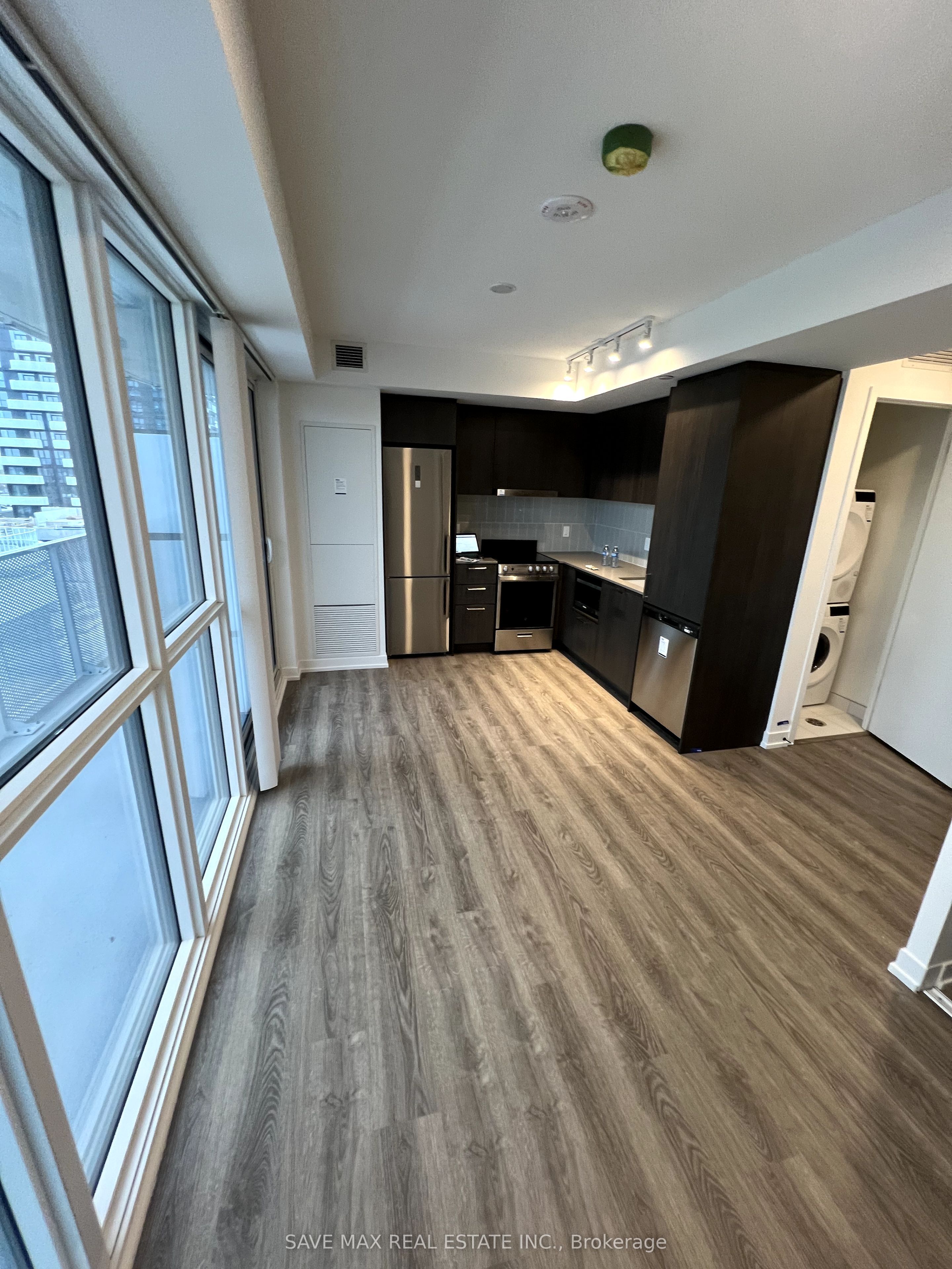 195 Commerce Street 912