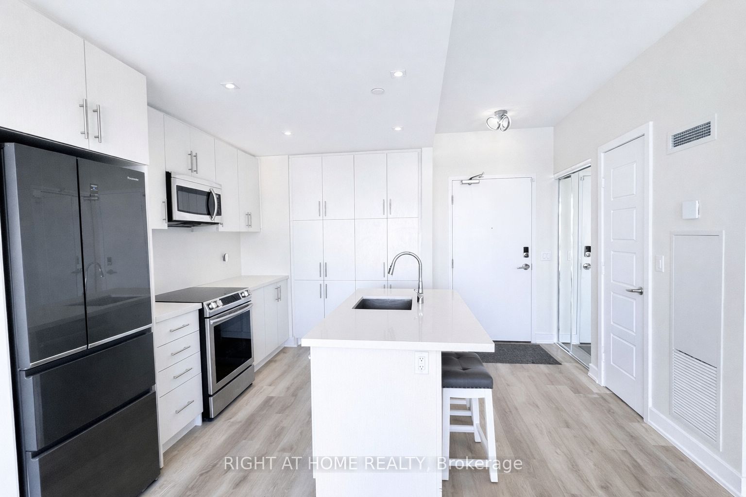 375 Sea Ray Avenue 345