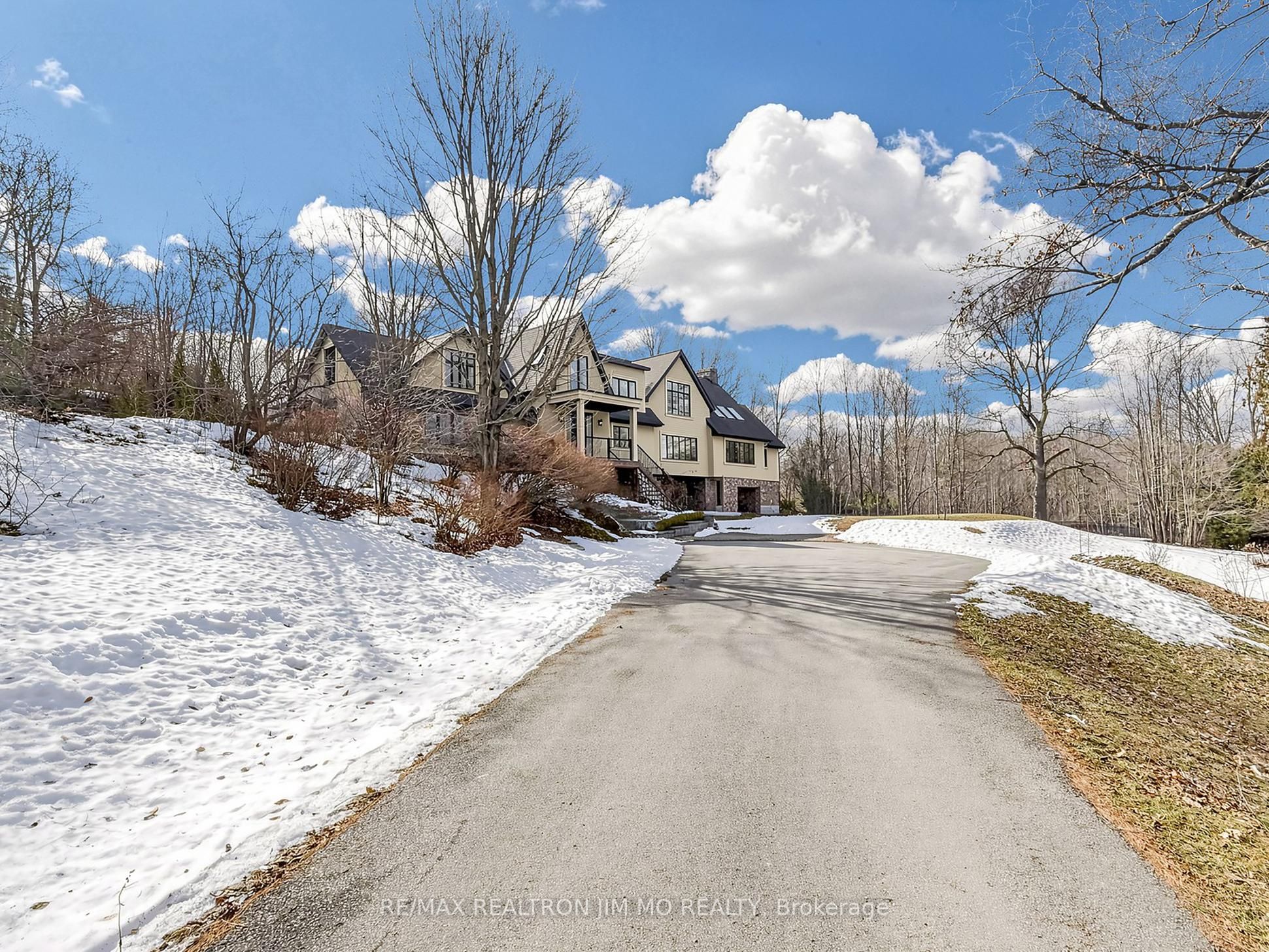 1785 Davis Drive W