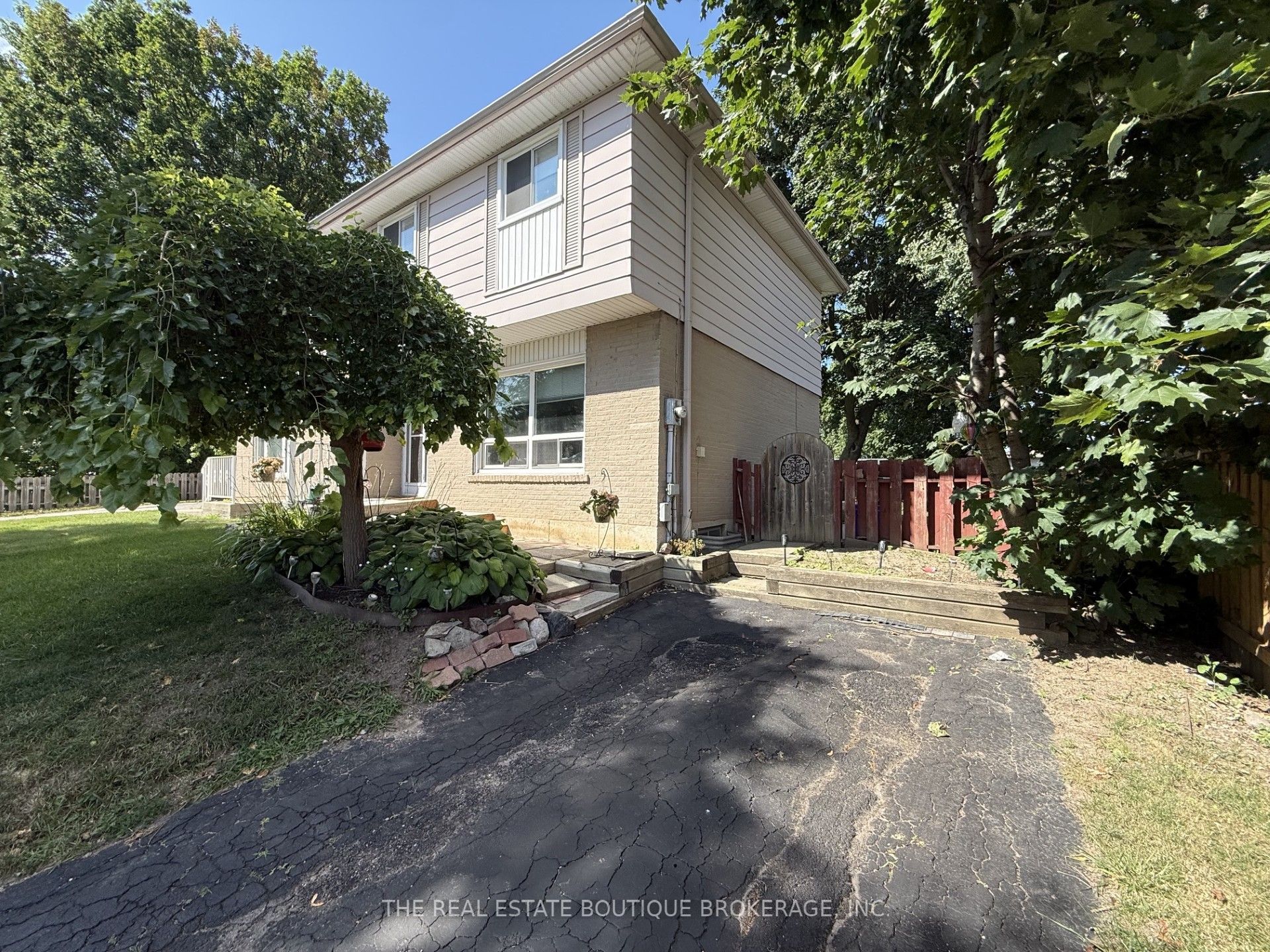 1345 Colonsay Drive