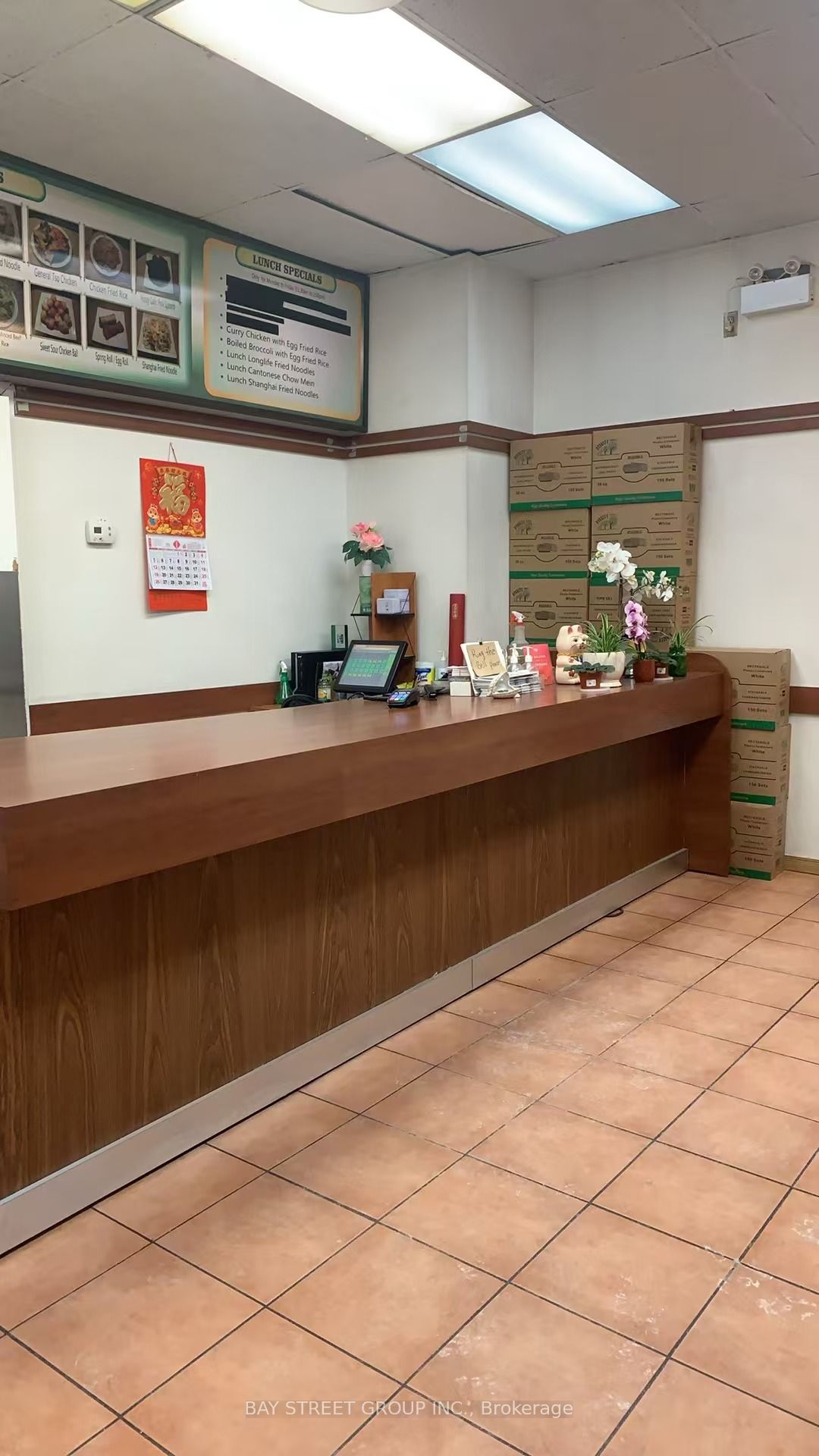 17 Queen Street N A-1